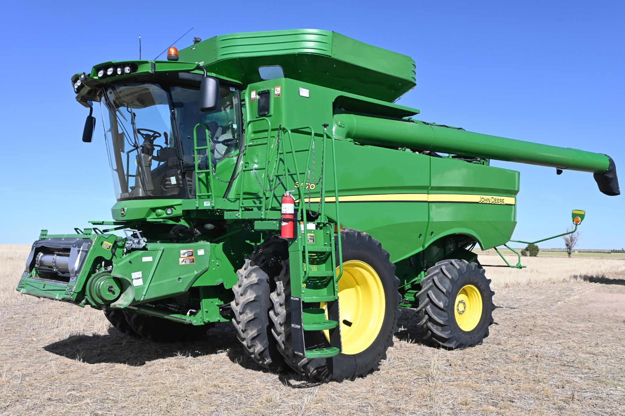 2014 John Deere S670 2WD combine