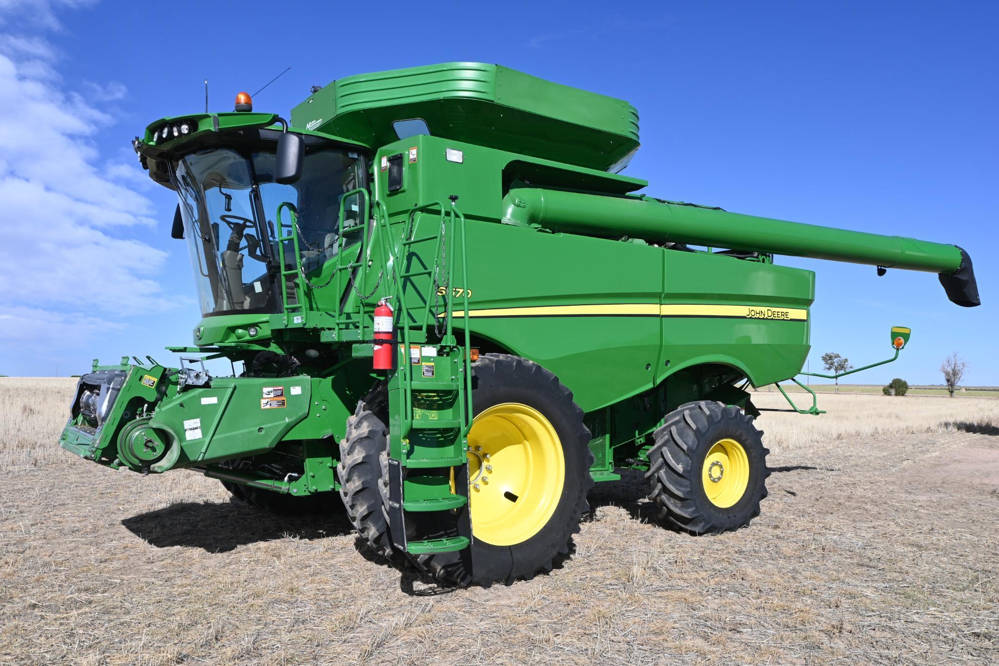 2014 John Deere S670 2WD combine