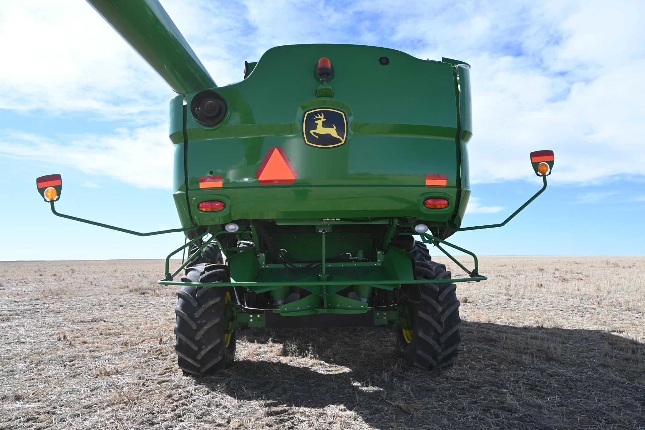 2014 John Deere S670 2WD combine