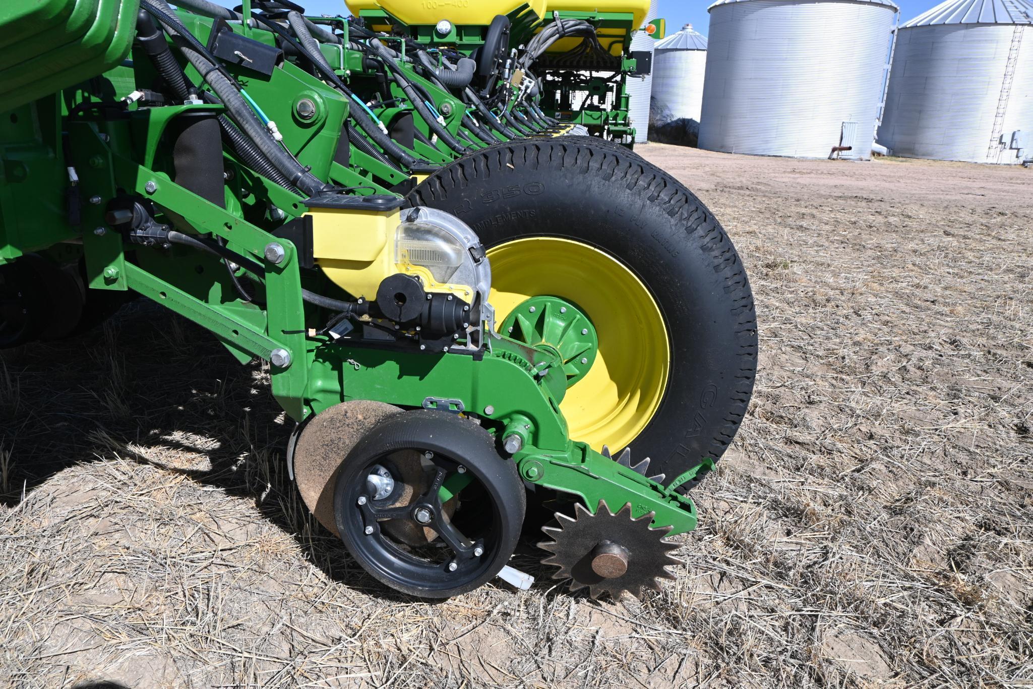 2012 John Deere 1770NT CCS 24 row 30" planter