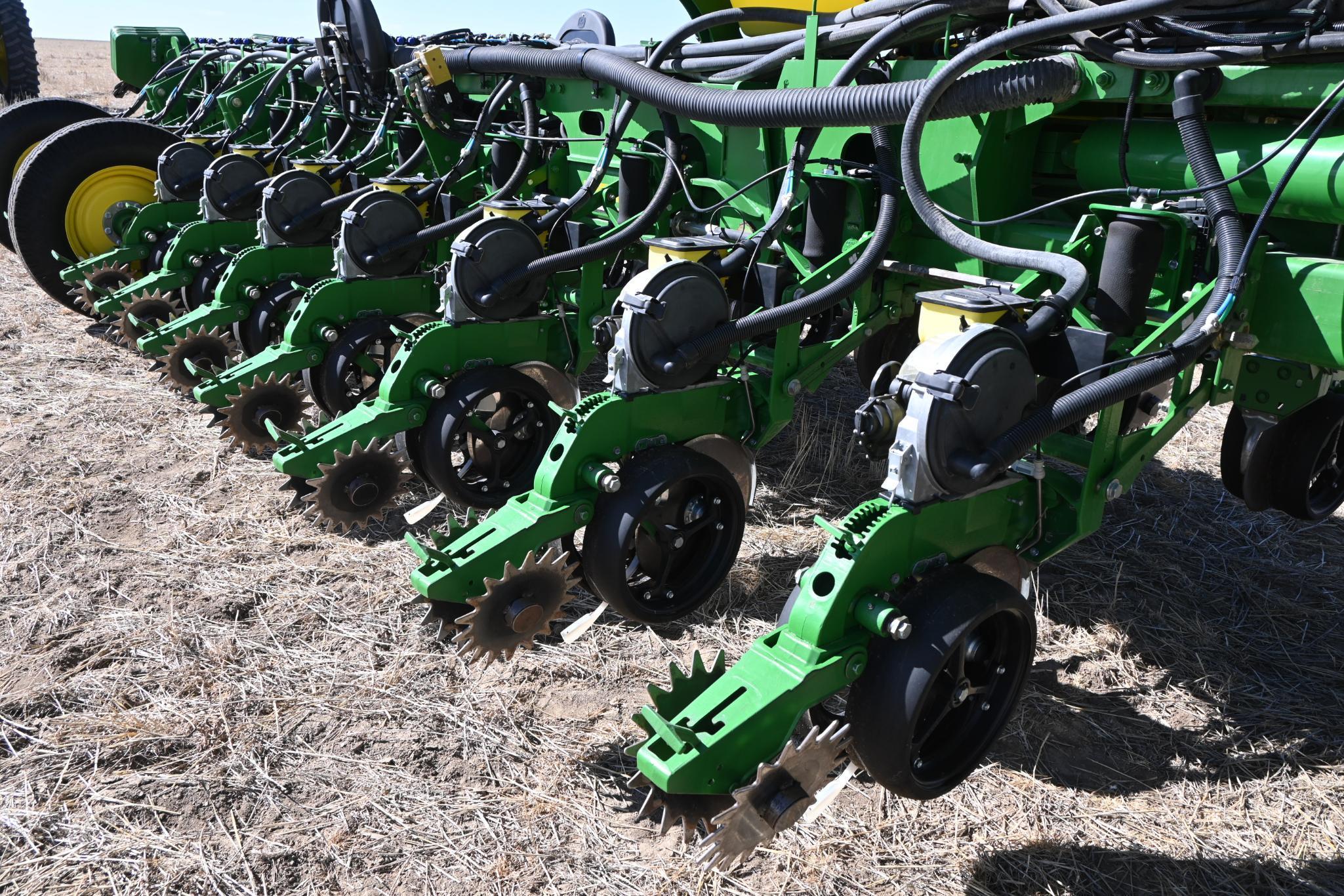 2012 John Deere 1770NT CCS 24 row 30" planter