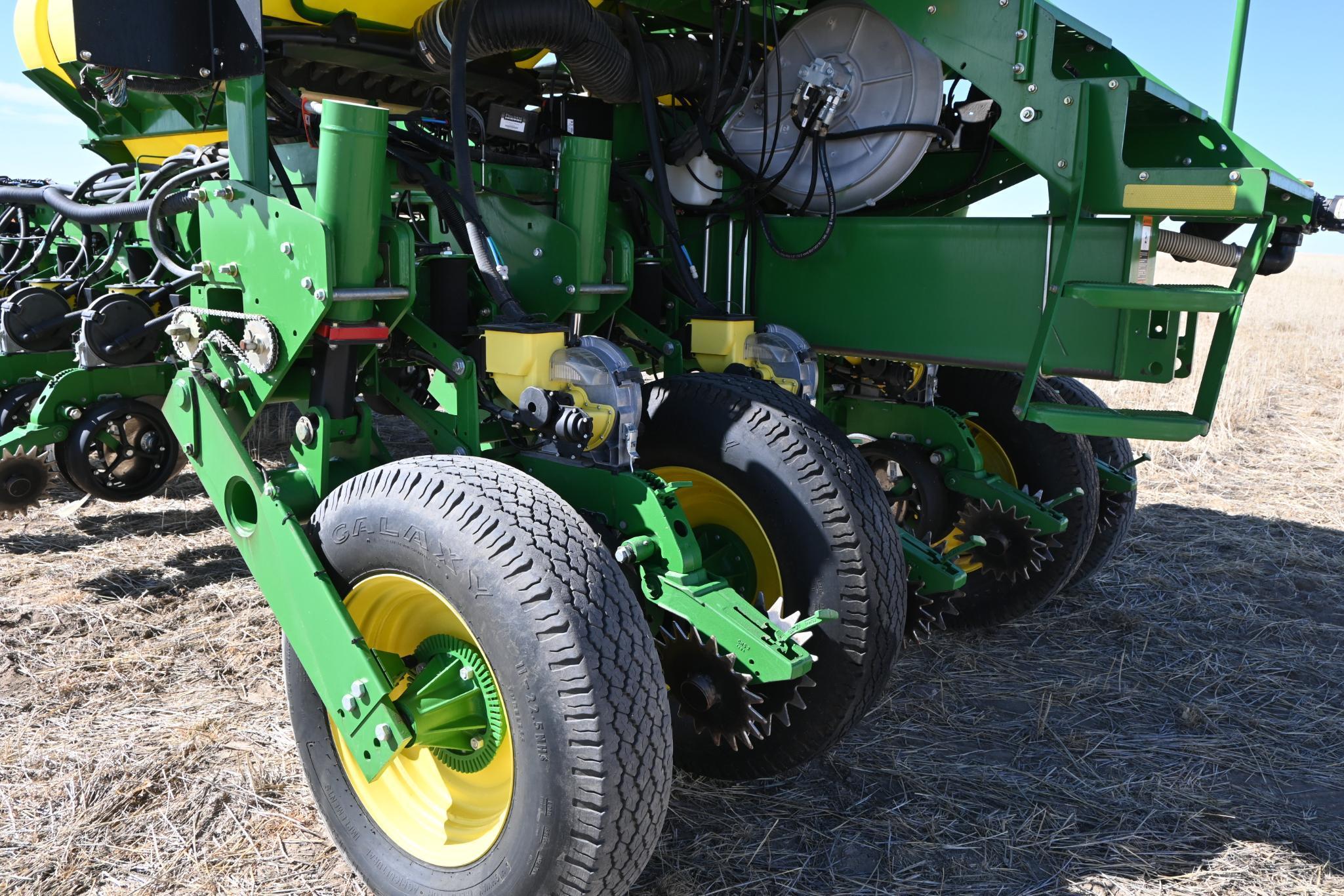 2012 John Deere 1770NT CCS 24 row 30" planter