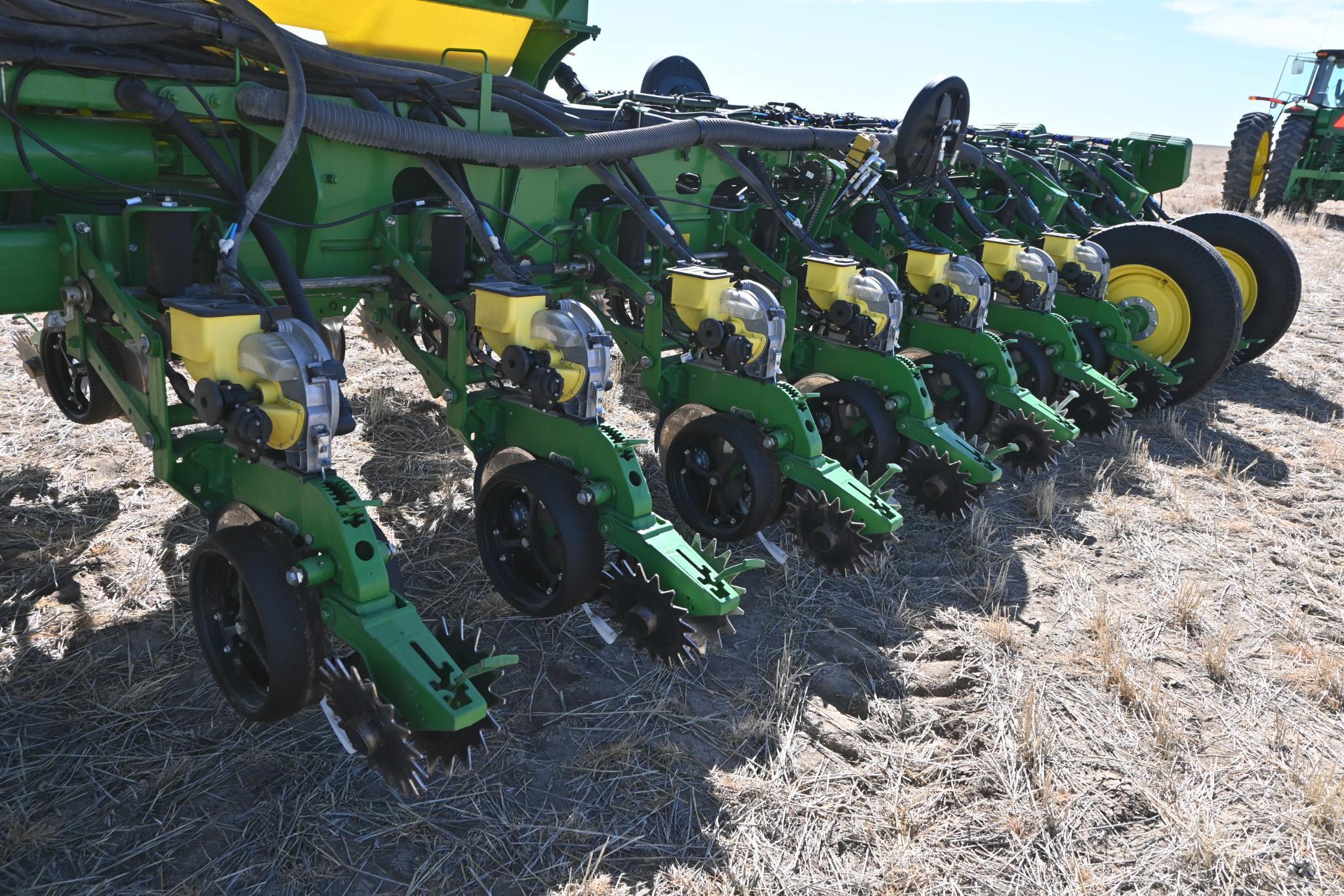 2012 John Deere 1770NT CCS 24 row 30" planter