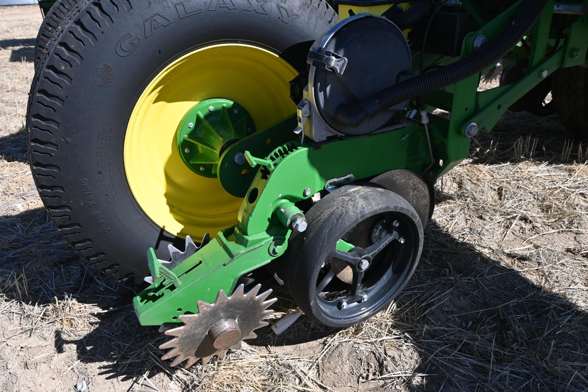 2012 John Deere 1770NT CCS 24 row 30" planter