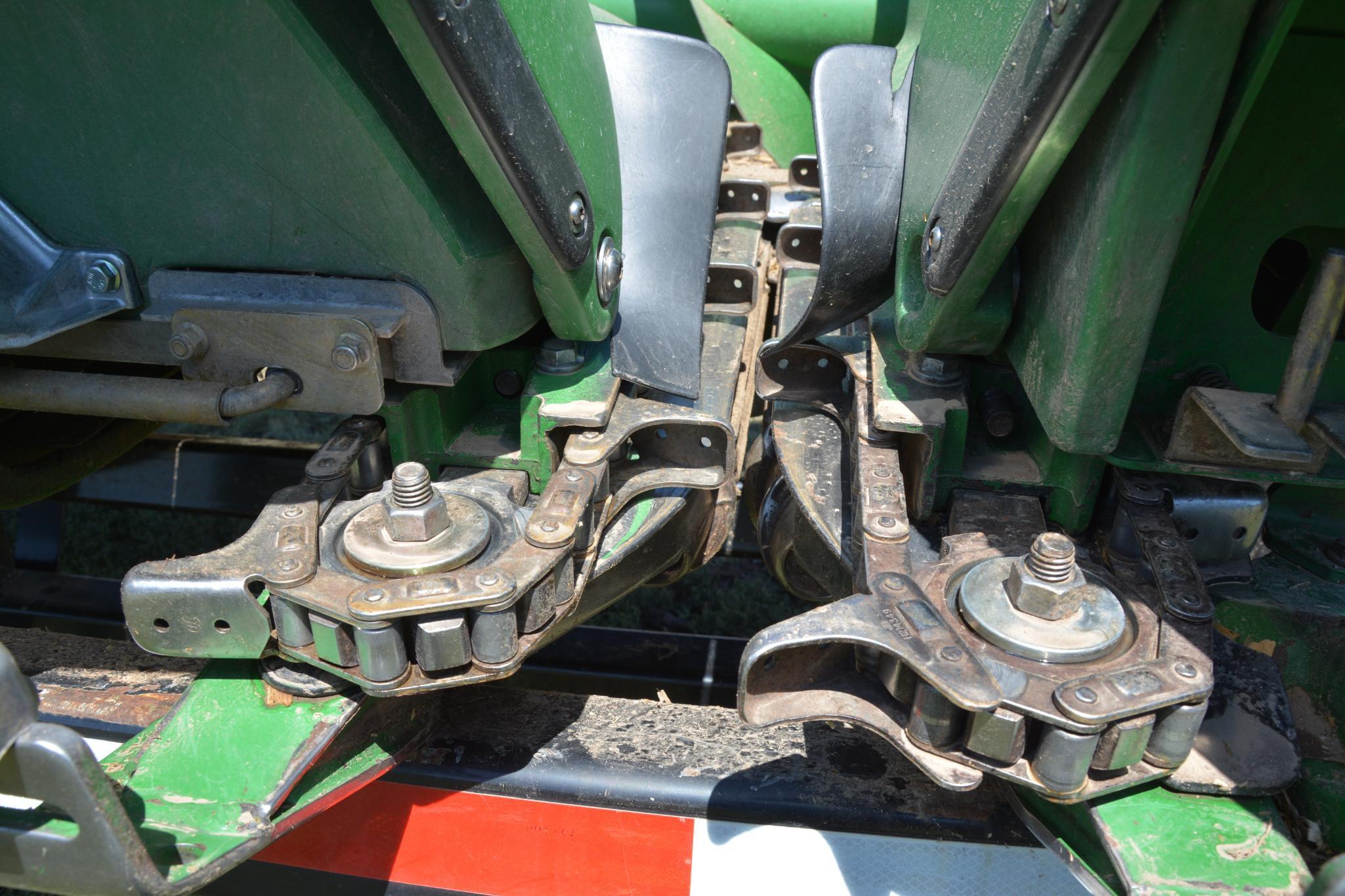 2008 John Deere 612C 12RN corn head