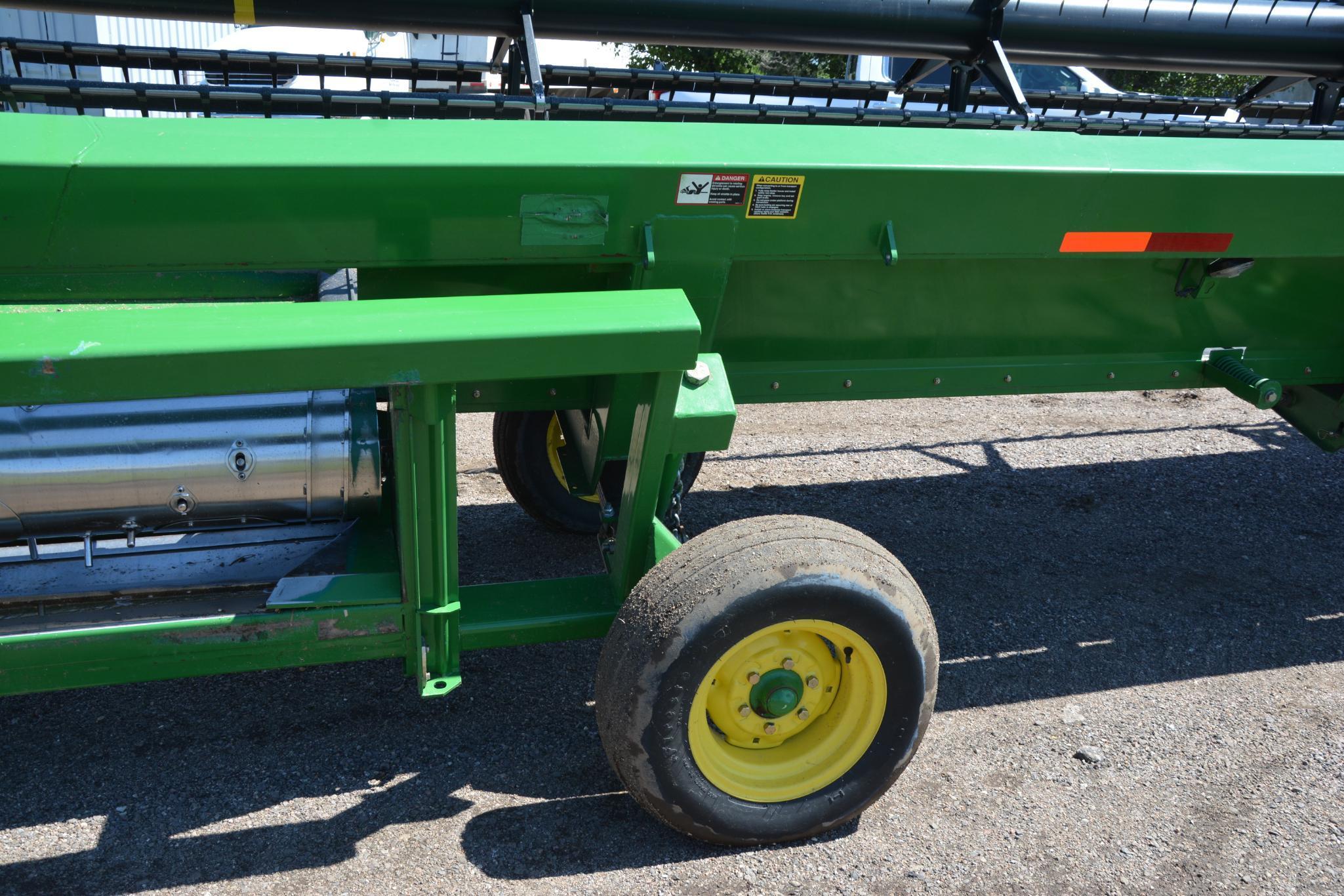 John Deere 936D 36' draper head