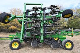 2011 John Deere 1890 30' air drill & 2011 John Deere 1910 pull behind cart