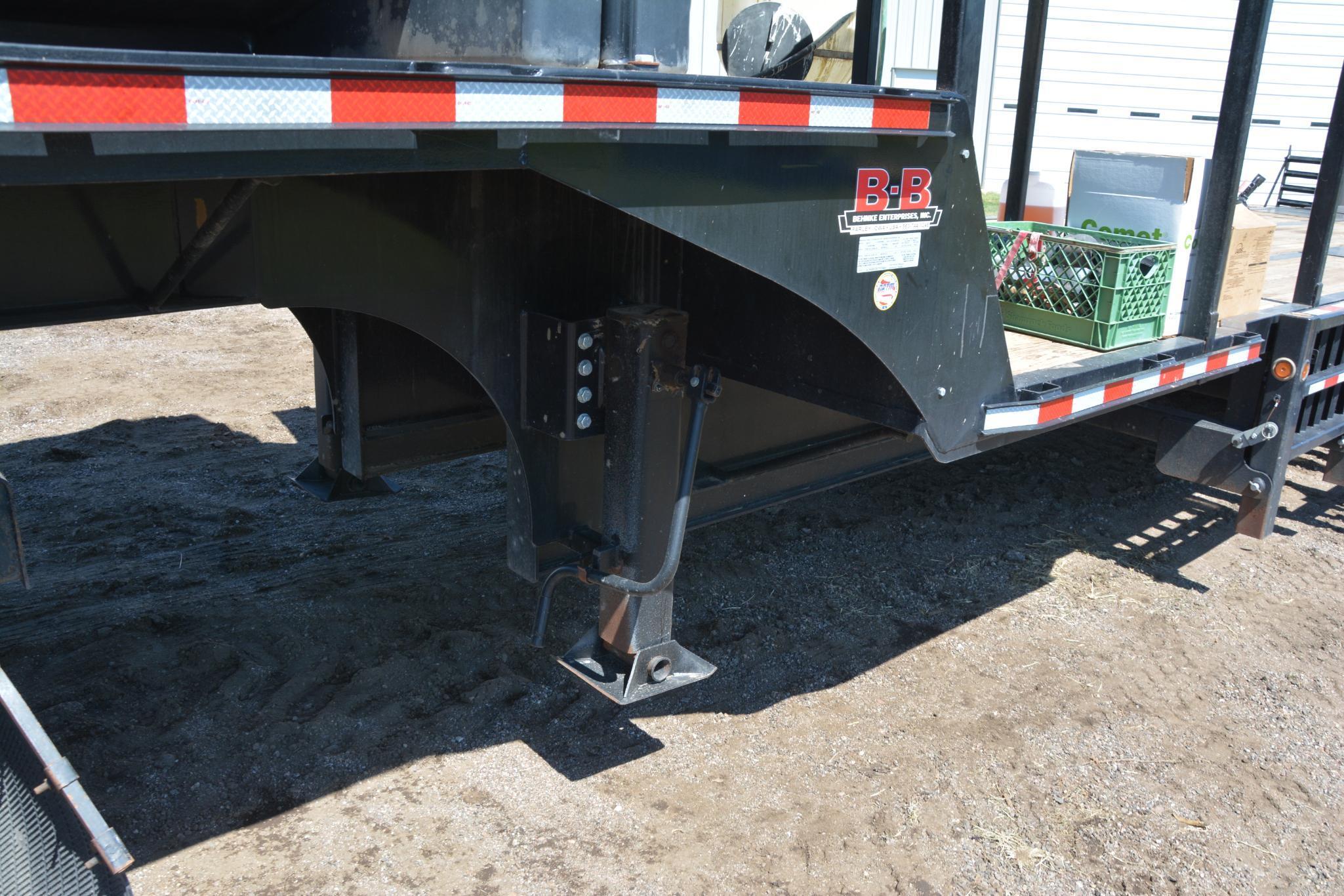 2012 B&B TSPX22A-SS-2 48' sprayer trailer