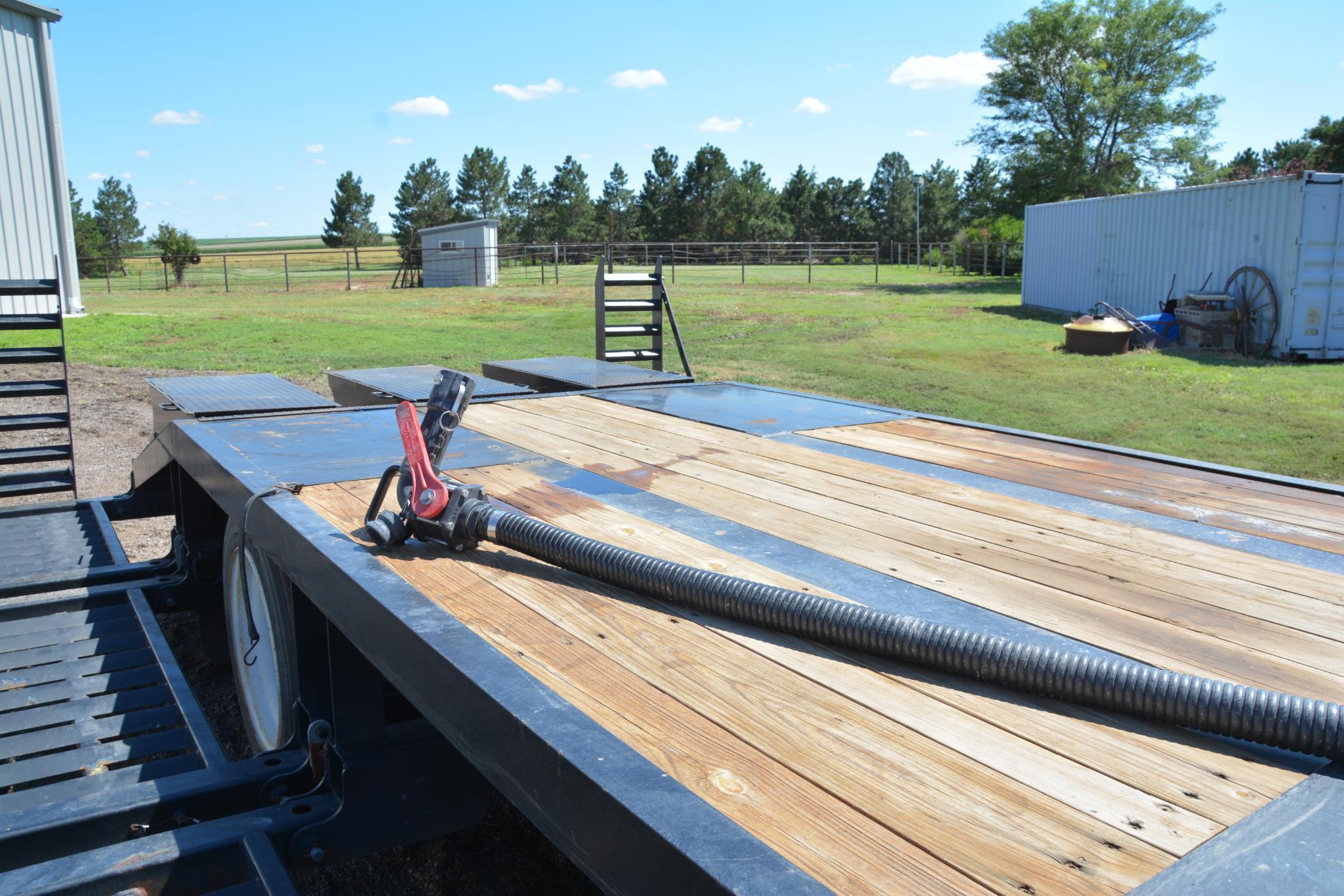 2012 B&B TSPX22A-SS-2 48' sprayer trailer