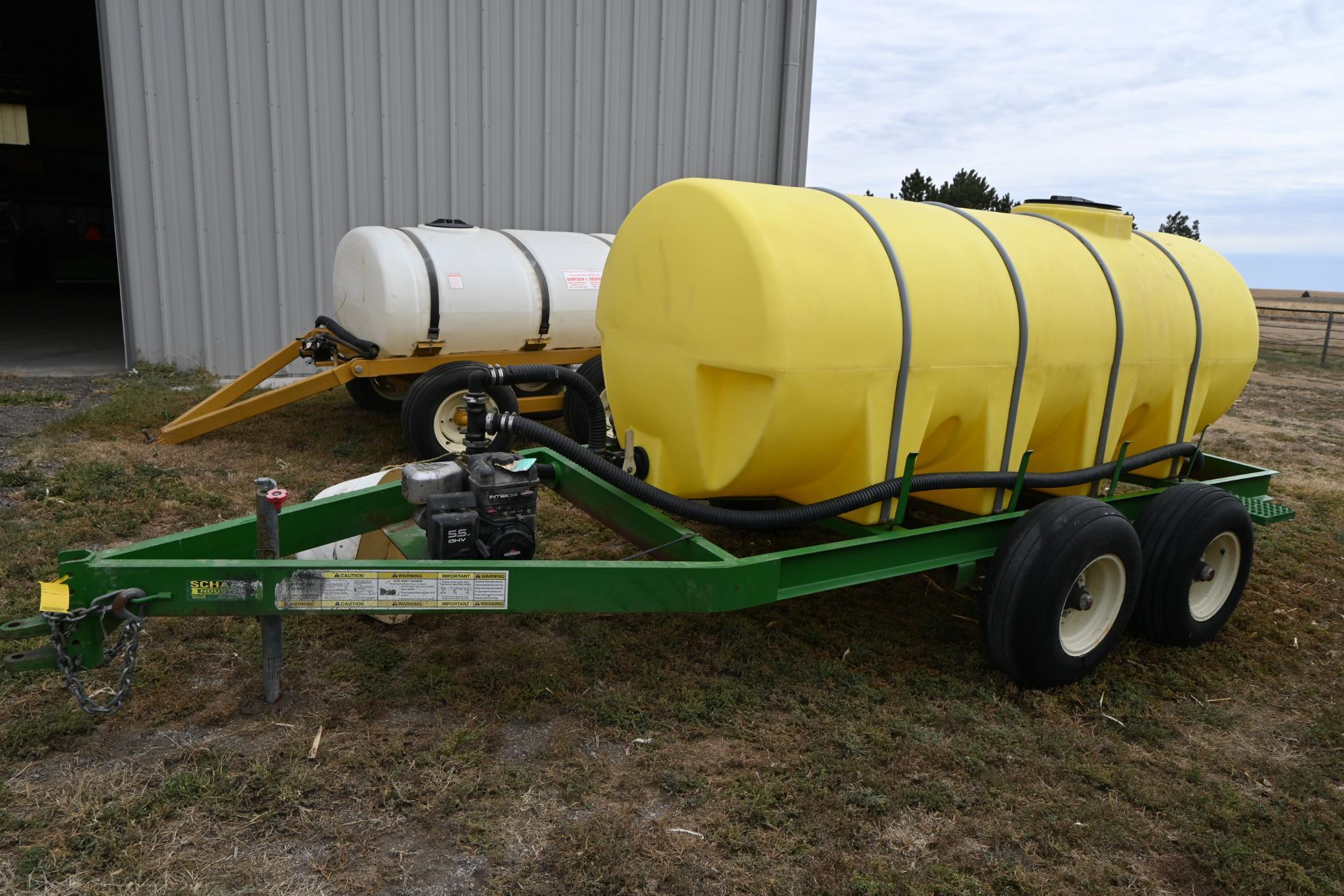 Schaben 1000-gallon poly liquid tender on tandem axle trailer