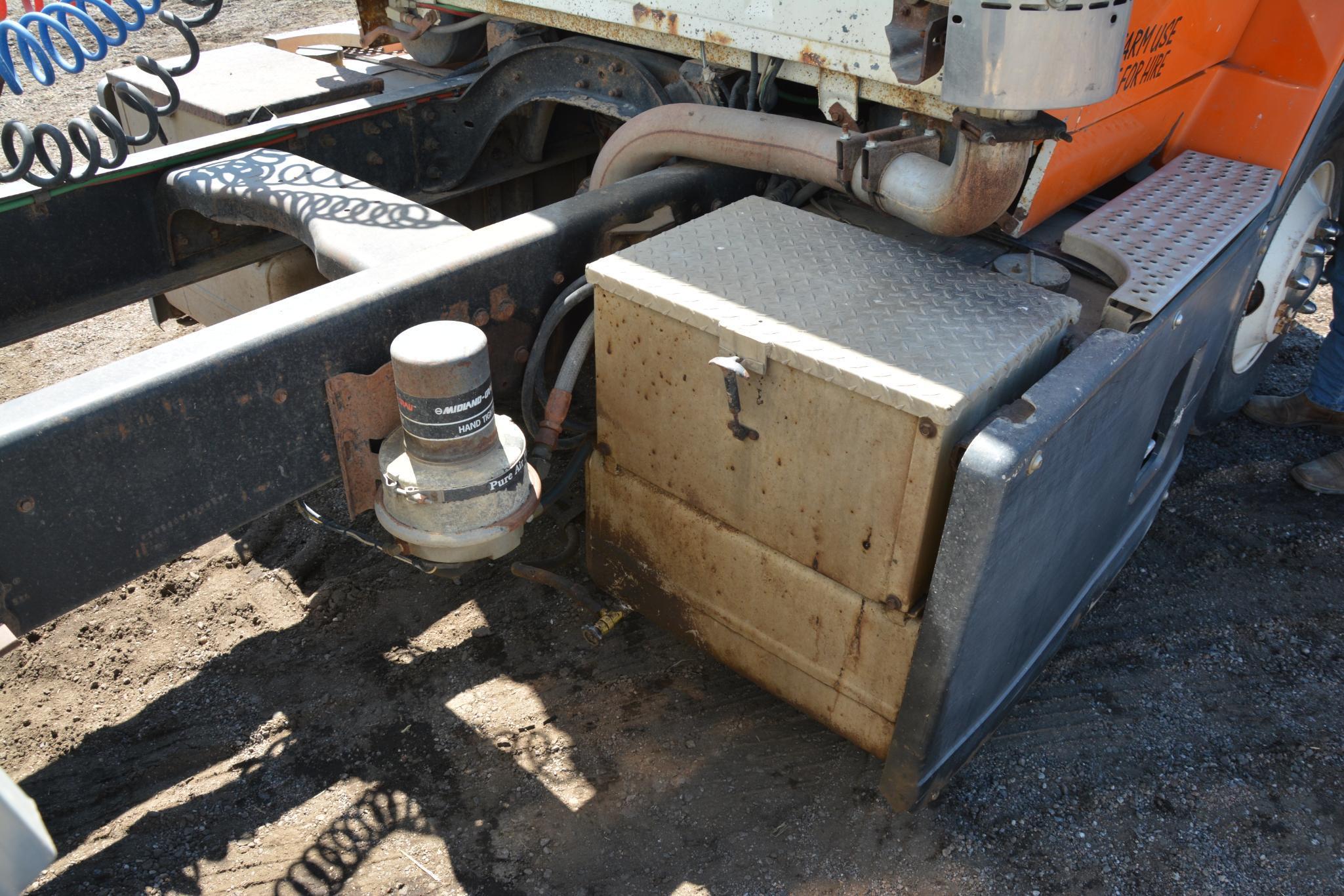 1989 Ford Aeromax L9000 single axle day cab semi