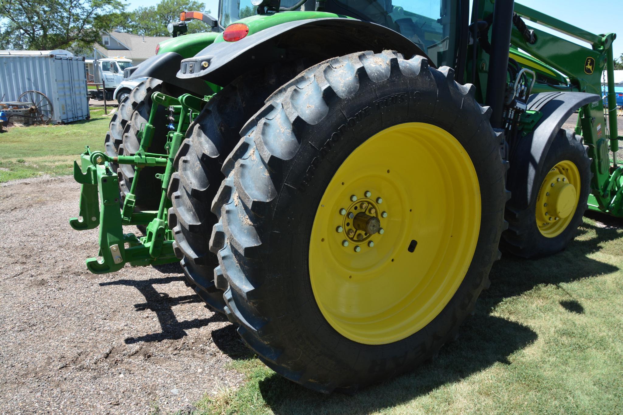 2012 John Deere 7230R MFWD tractor