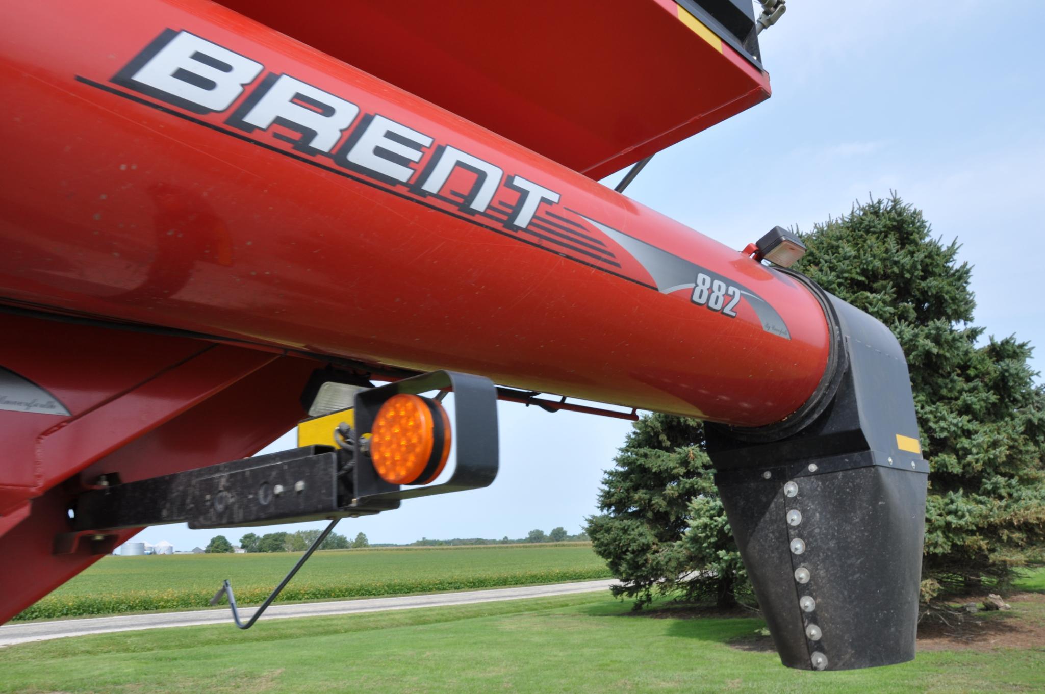 Brent 882 grain cart