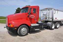 2005 Kenworth T600 daycab truck