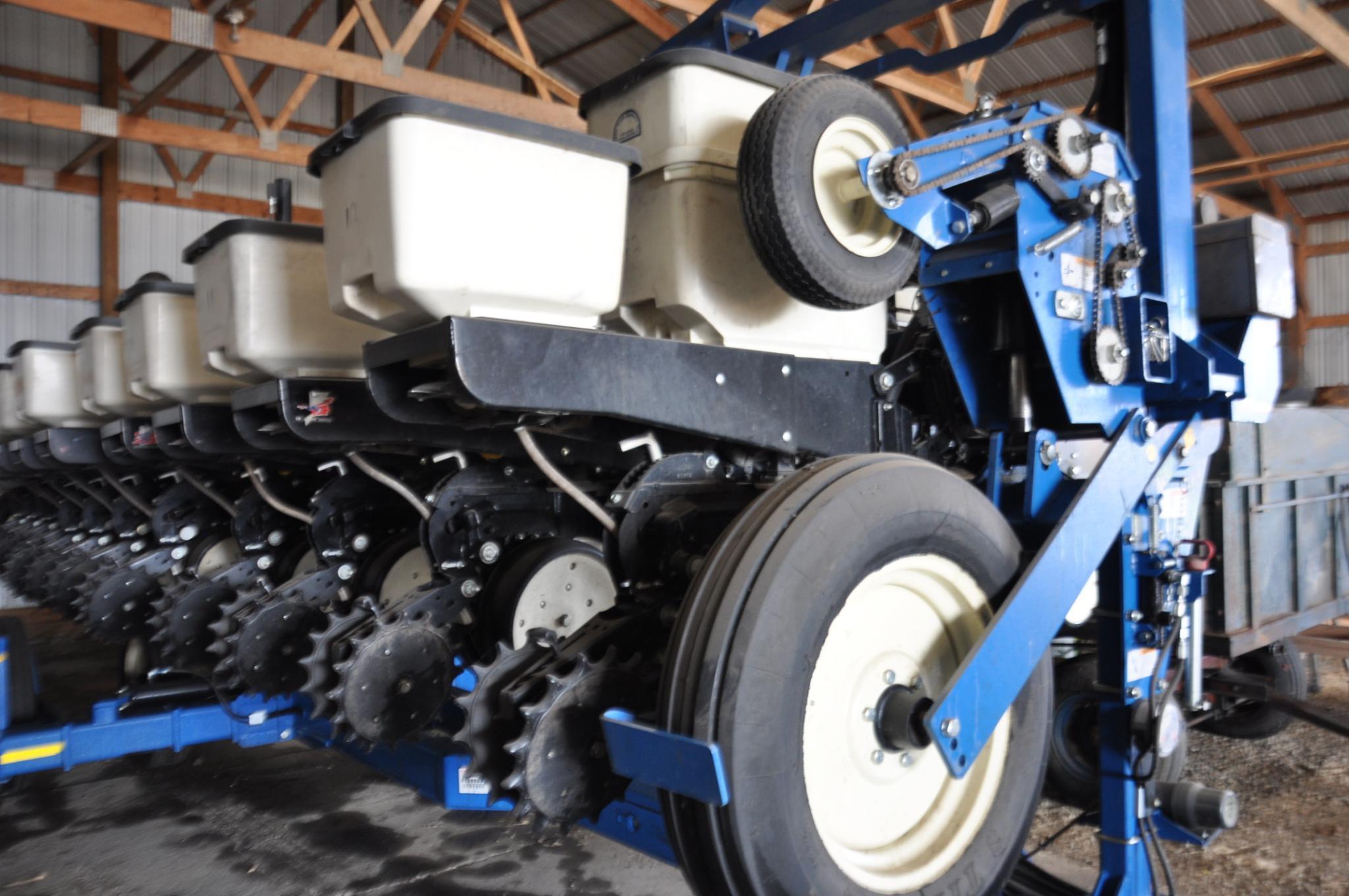 2012 Kinze 3600 12/24 planter