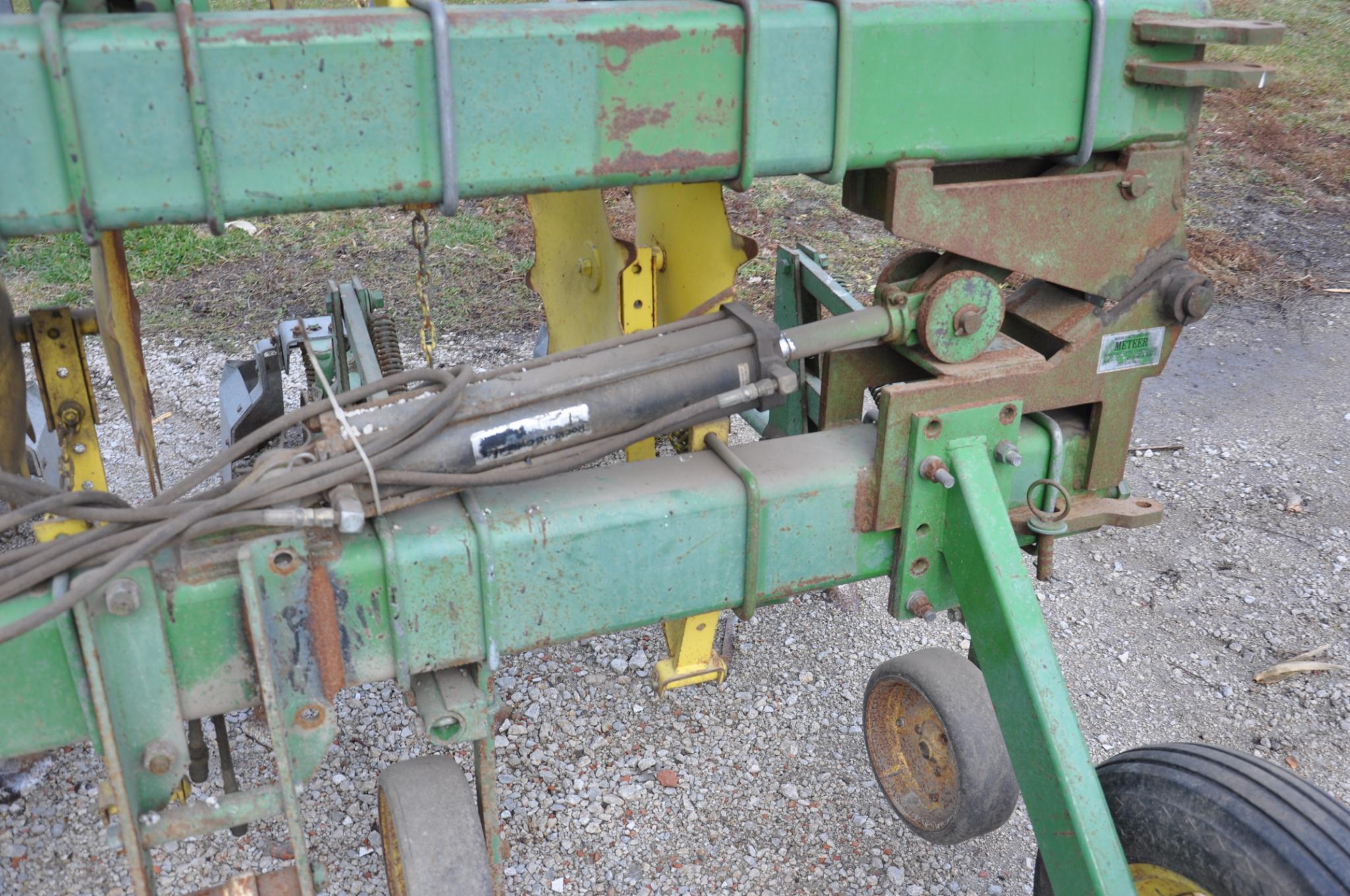 John Deere 8 row 30" cultivator