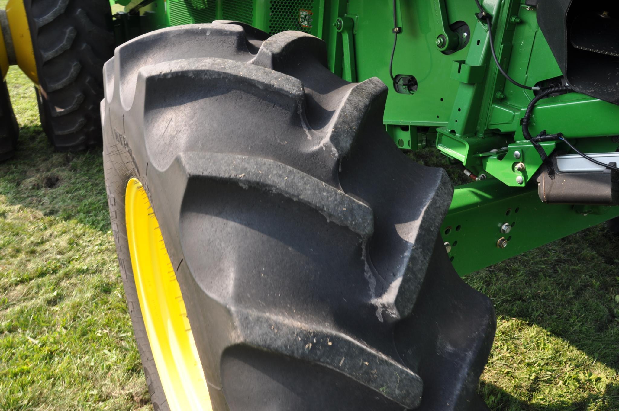 2012 John Deere S660 2wd combine