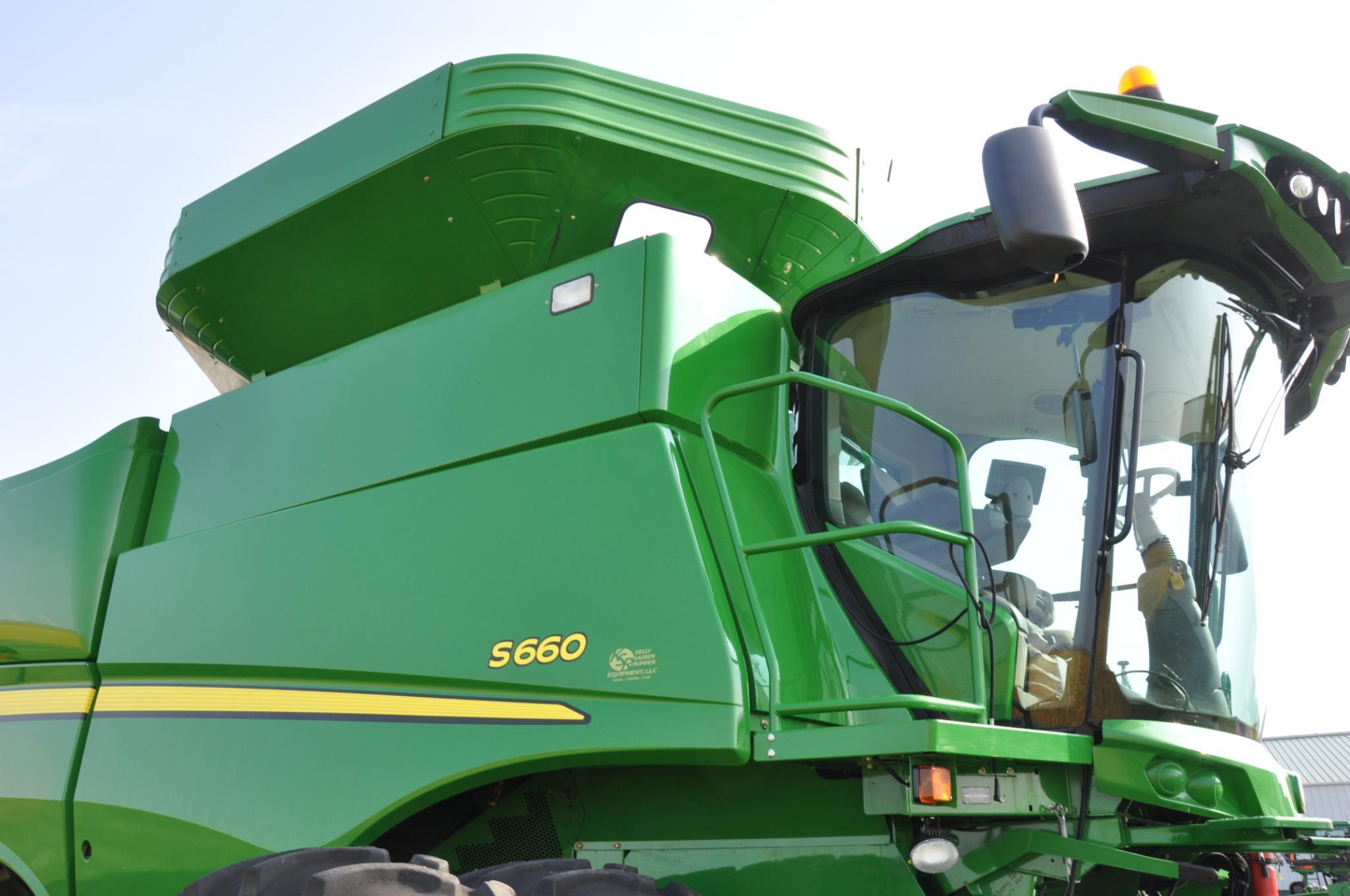 2012 John Deere S660 2wd combine