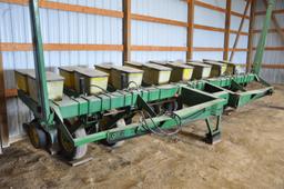 John Deere 7000 8 row 30" planter