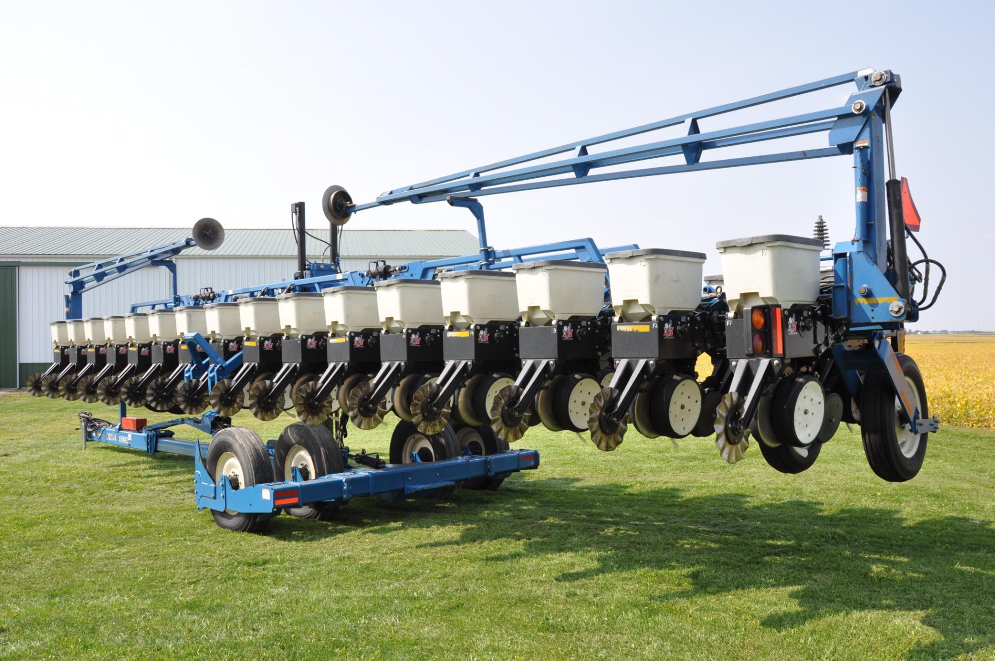 Kinze 3650 16/32 planter