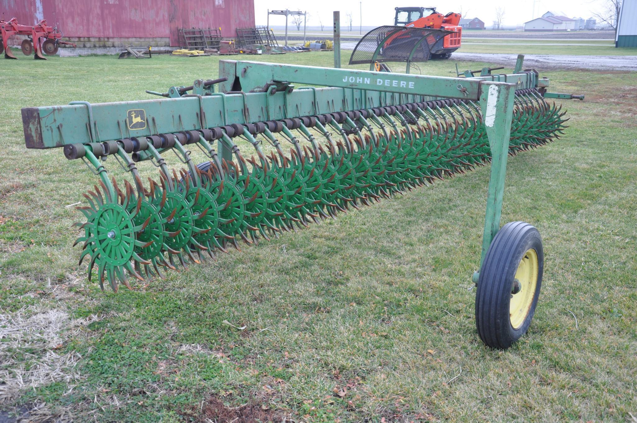 John Deere 400 20' rotary hoe