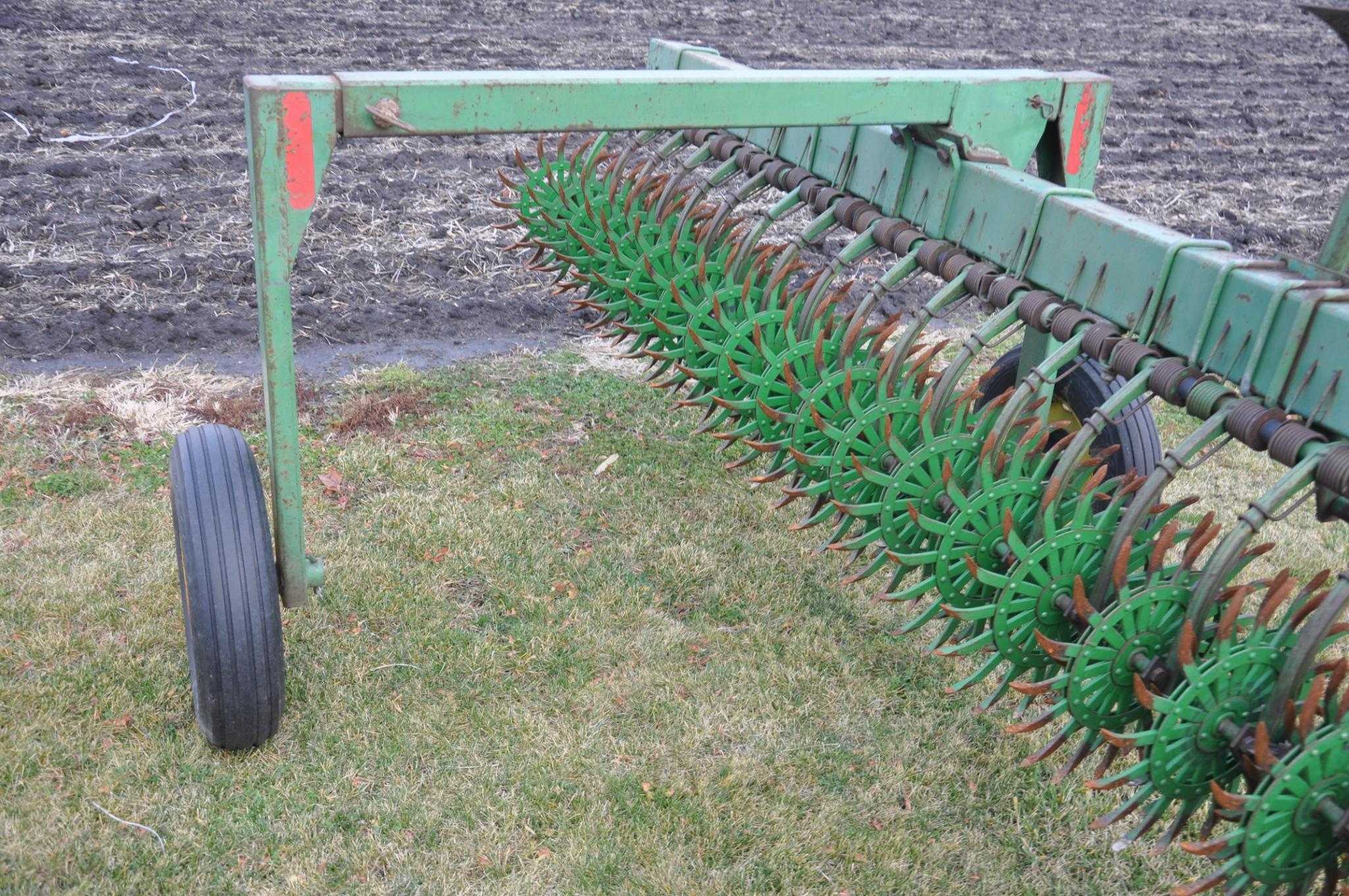 John Deere 400 20' rotary hoe