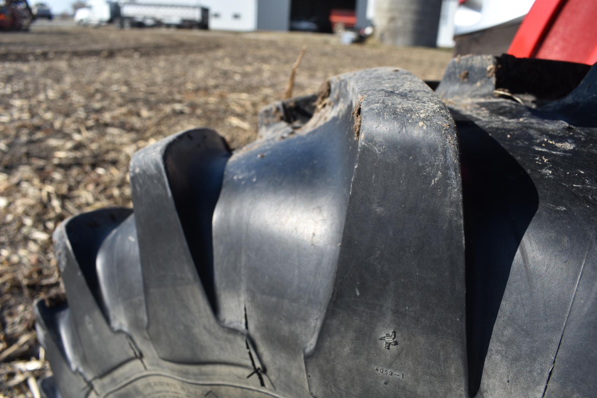 2015 Massey Ferguson 5611 MFWD tractor