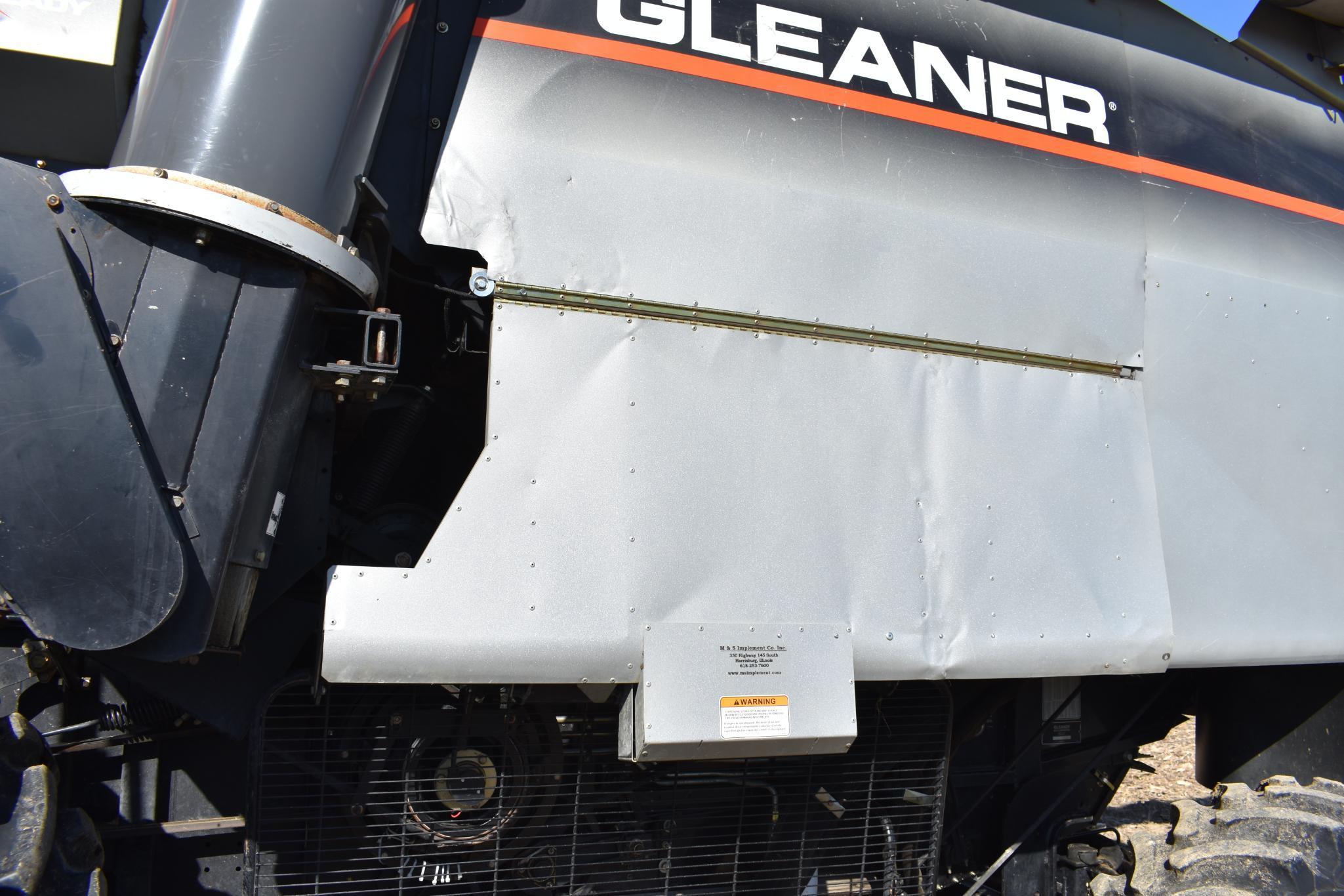 2005 Gleaner R65 4wd combine