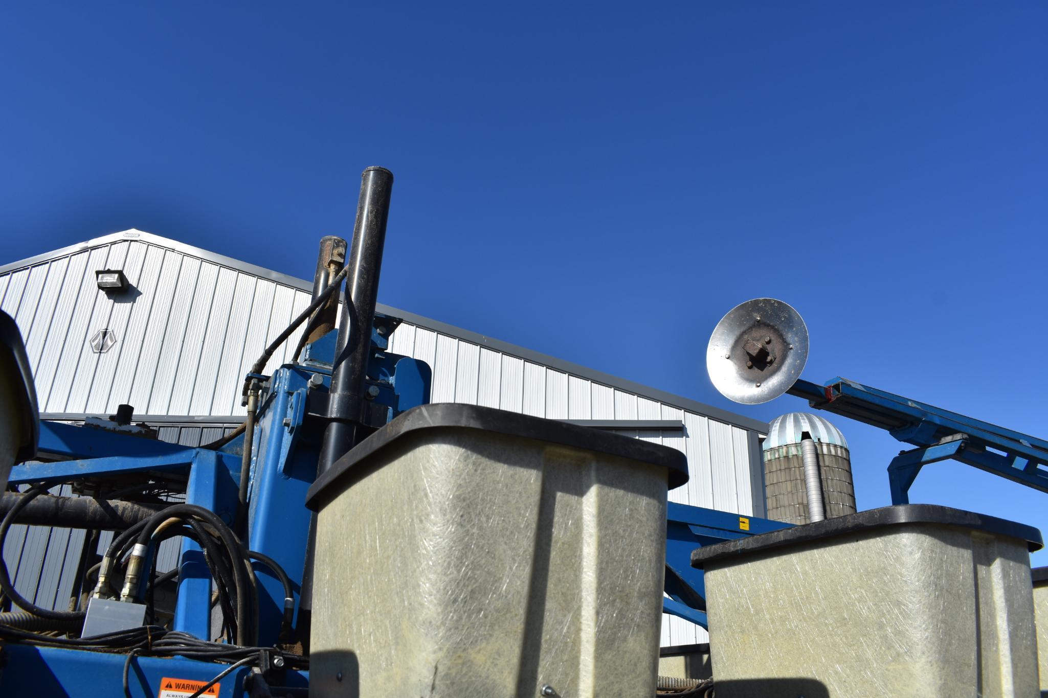 Kinze 2600 16/31 planter