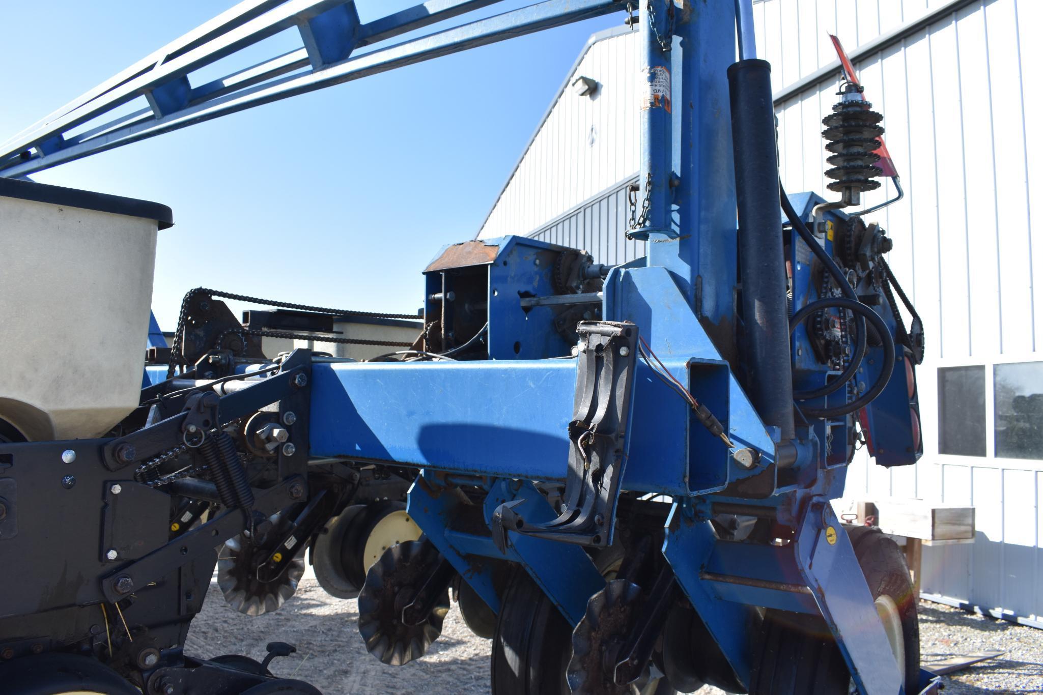 Kinze 2600 16/31 planter