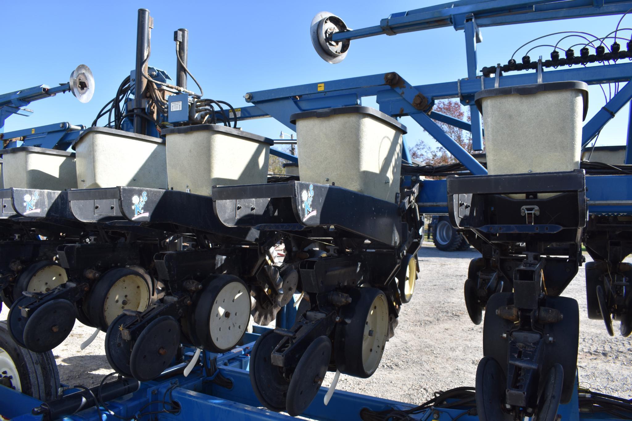 Kinze 2600 16/31 planter