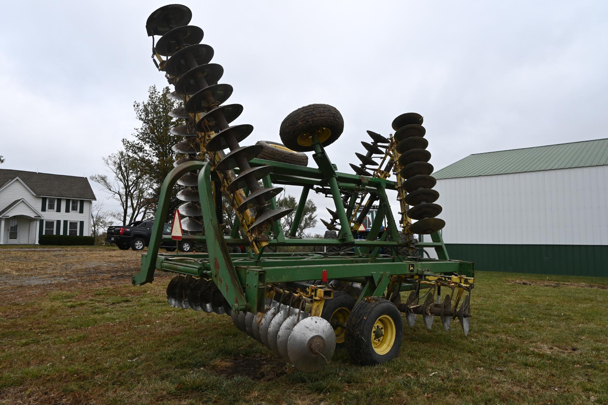 John Deere 230 24' disk