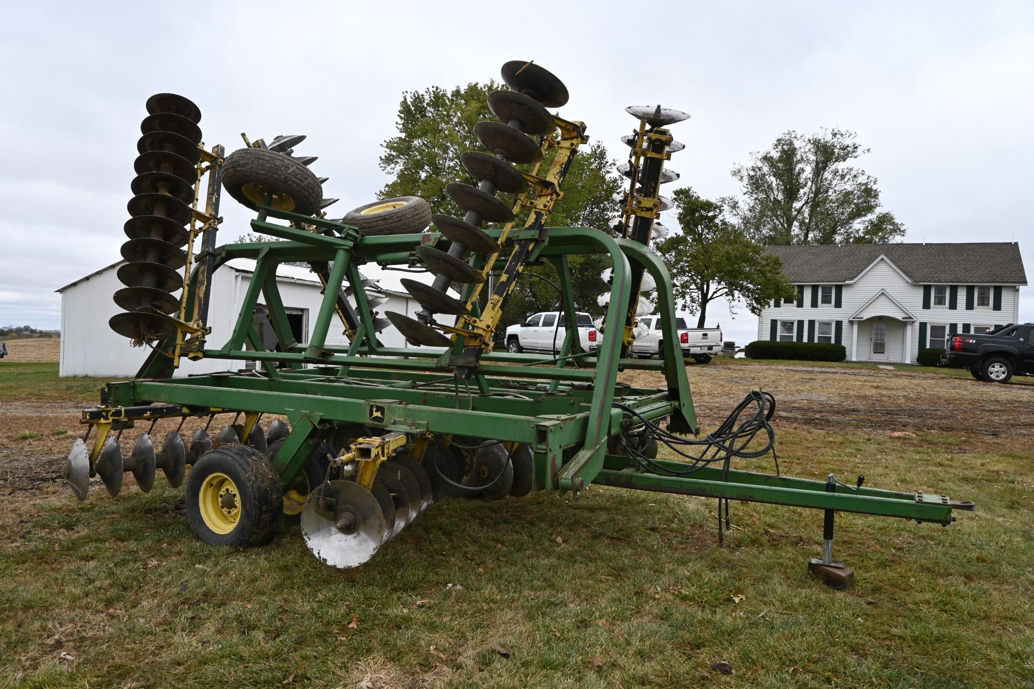 John Deere 230 24' disk