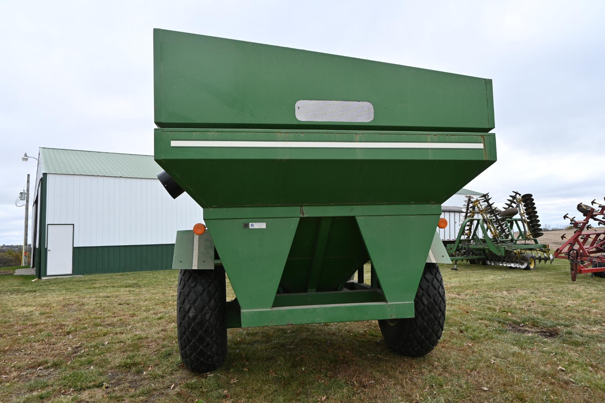 EZ-Trail 500 grain cart