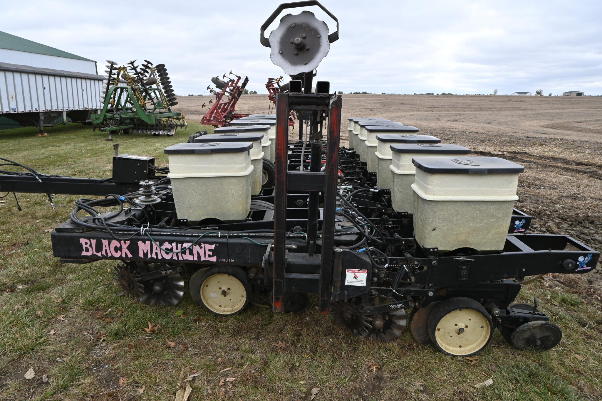 Black Machine 6/13 planter