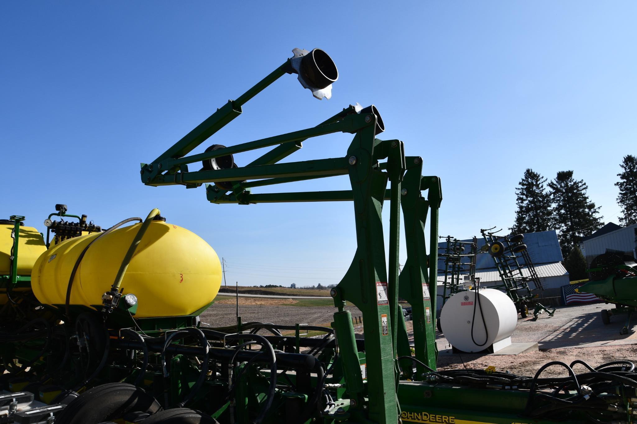 2012 John Deere 1770NT CCS 16 row 30" planter