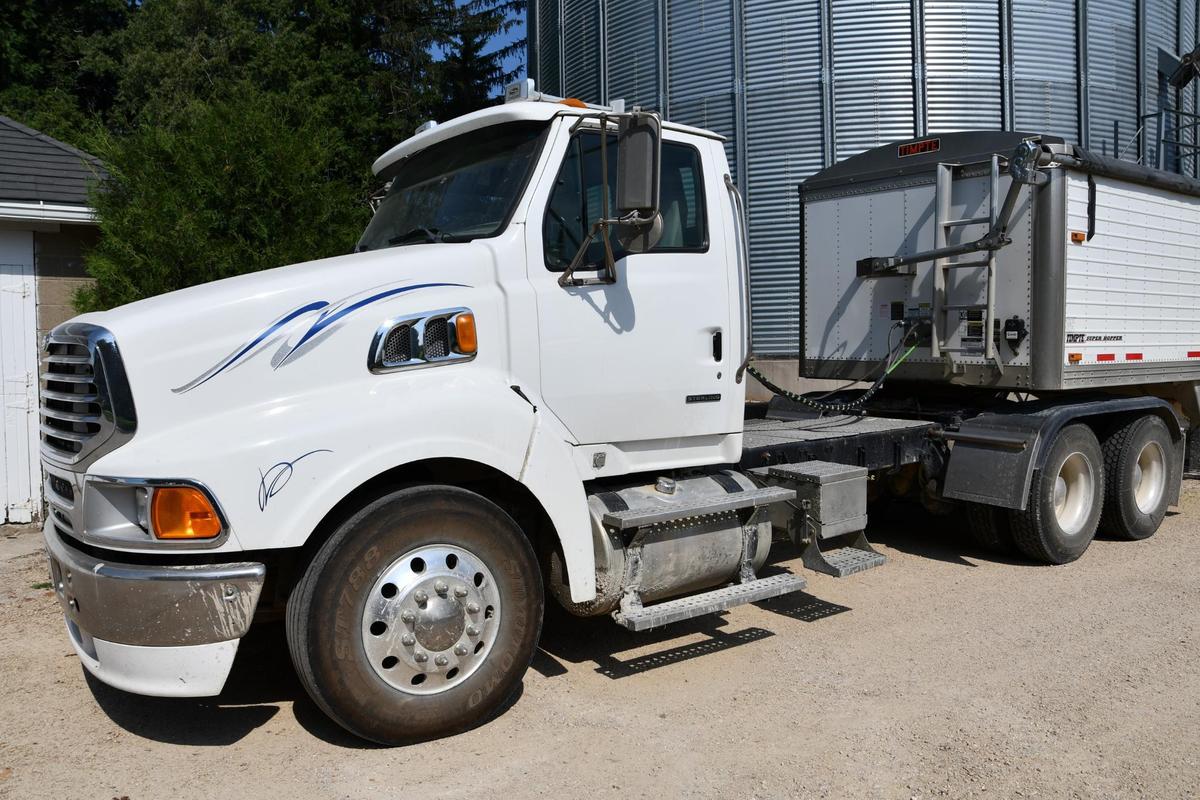 2008 Sterling L9500 semi