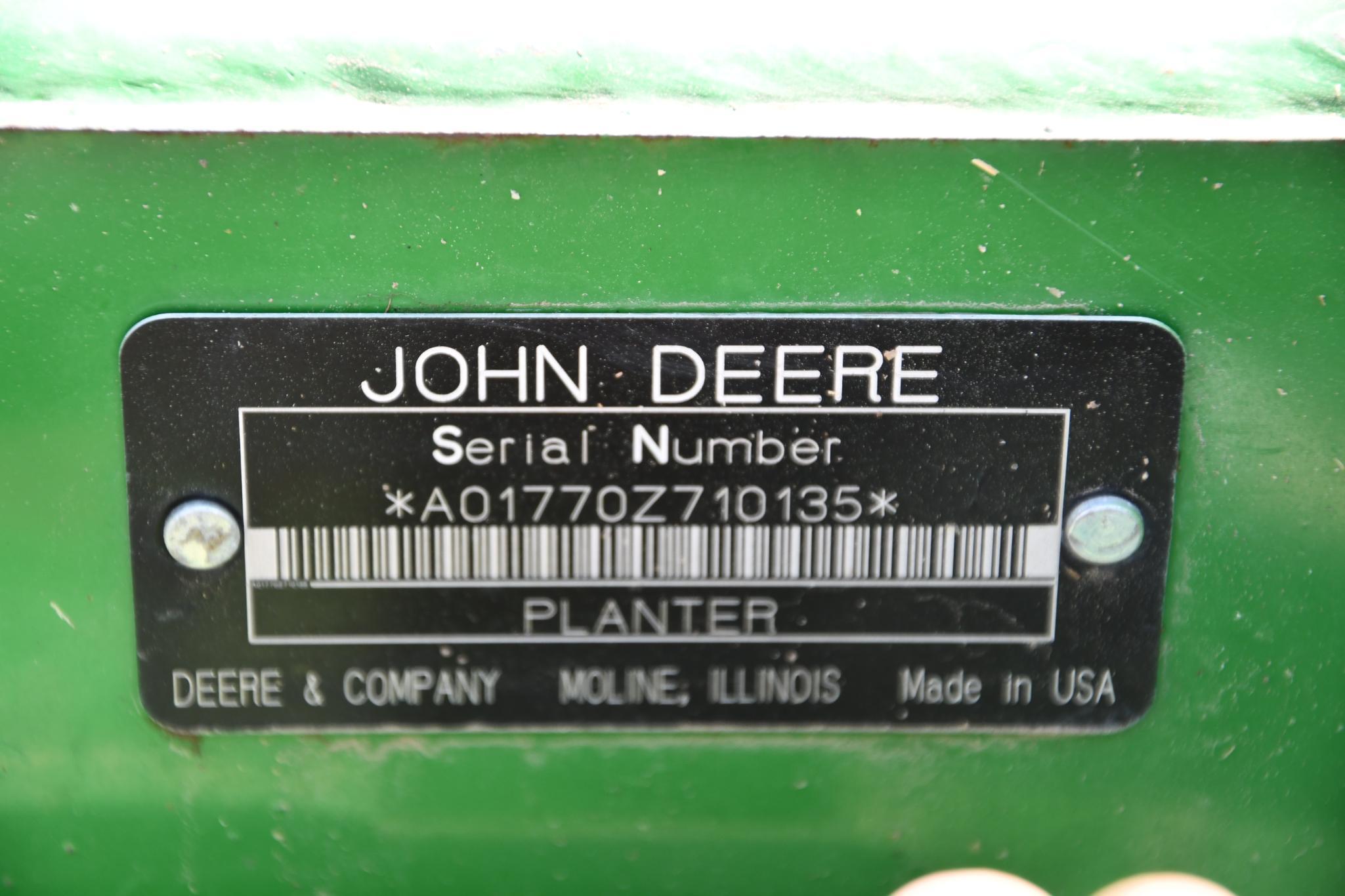 2005 John Deere 1770NT CCS 12 row 30" planter