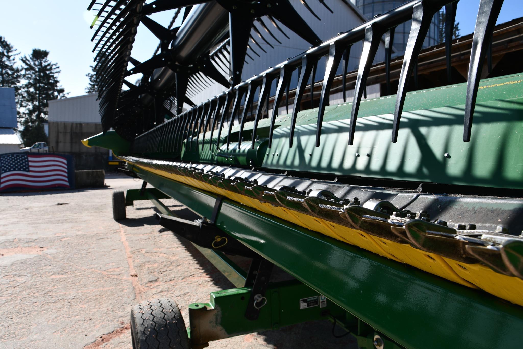 2018 John Deere 630FD 30' HydraFlex draper head