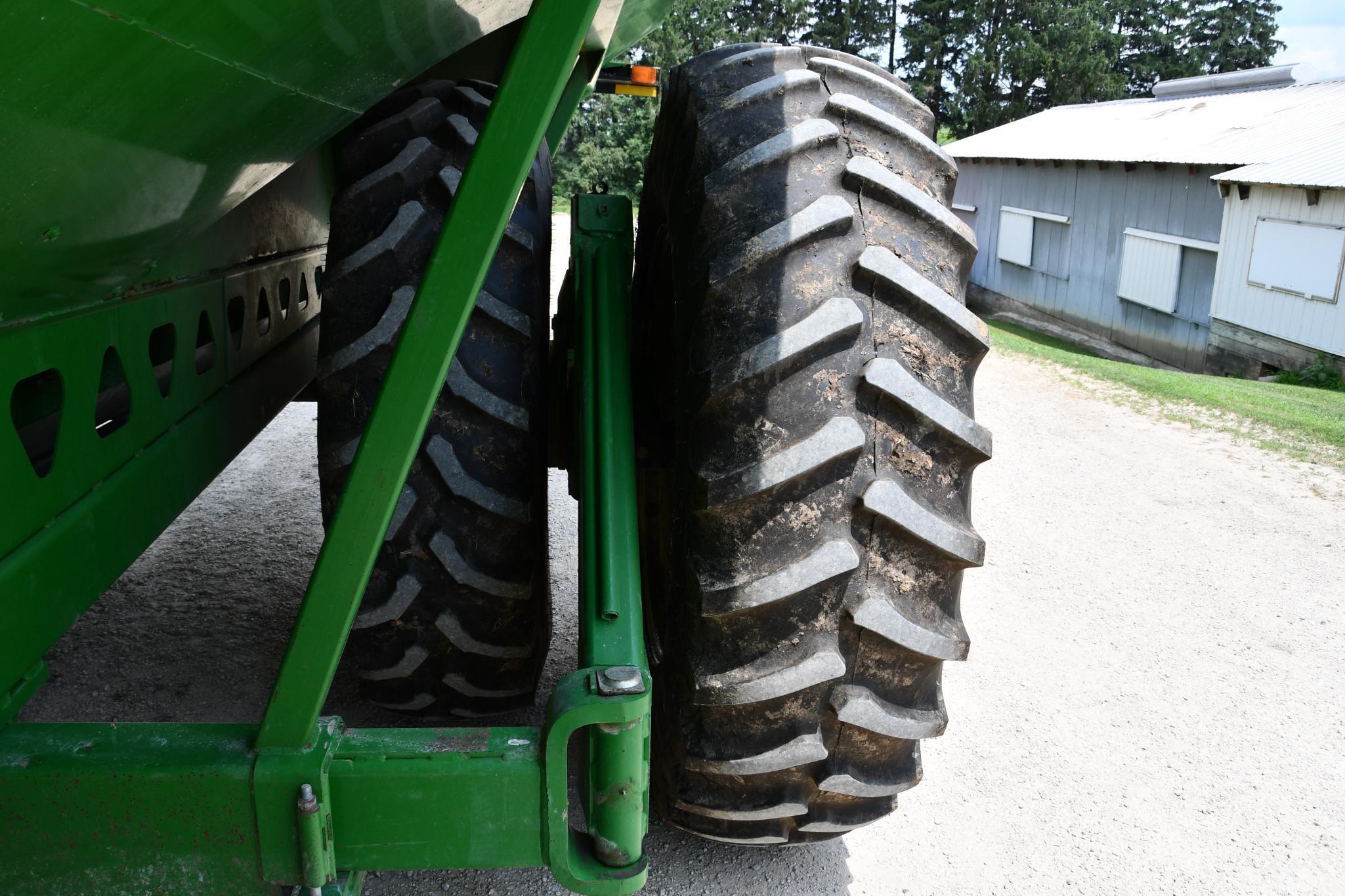 Brent 1194 grain cart