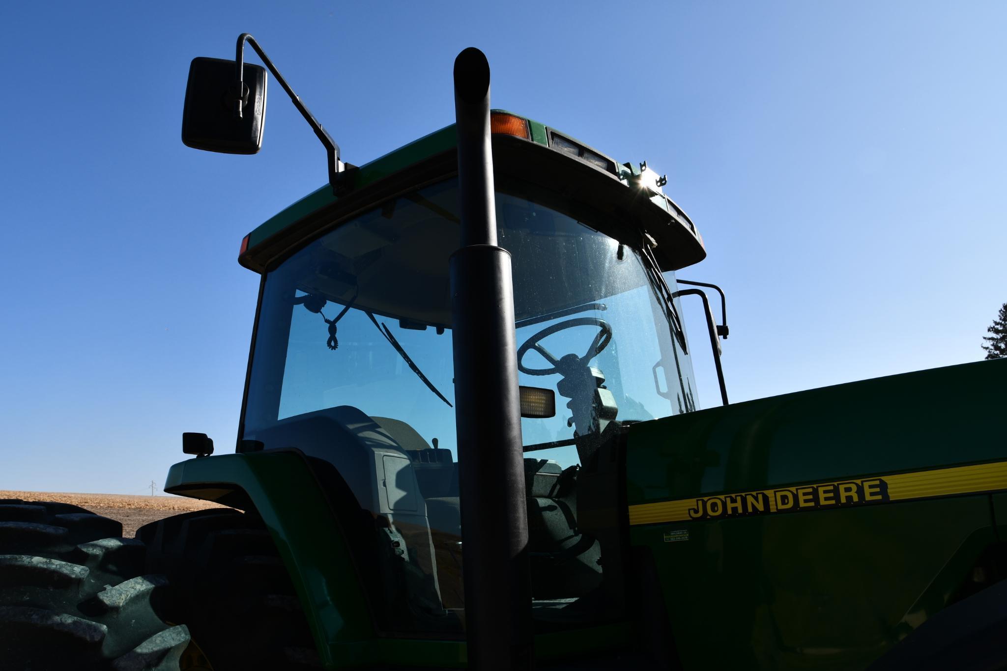 1998 John Deere 8400 MFWD tractor