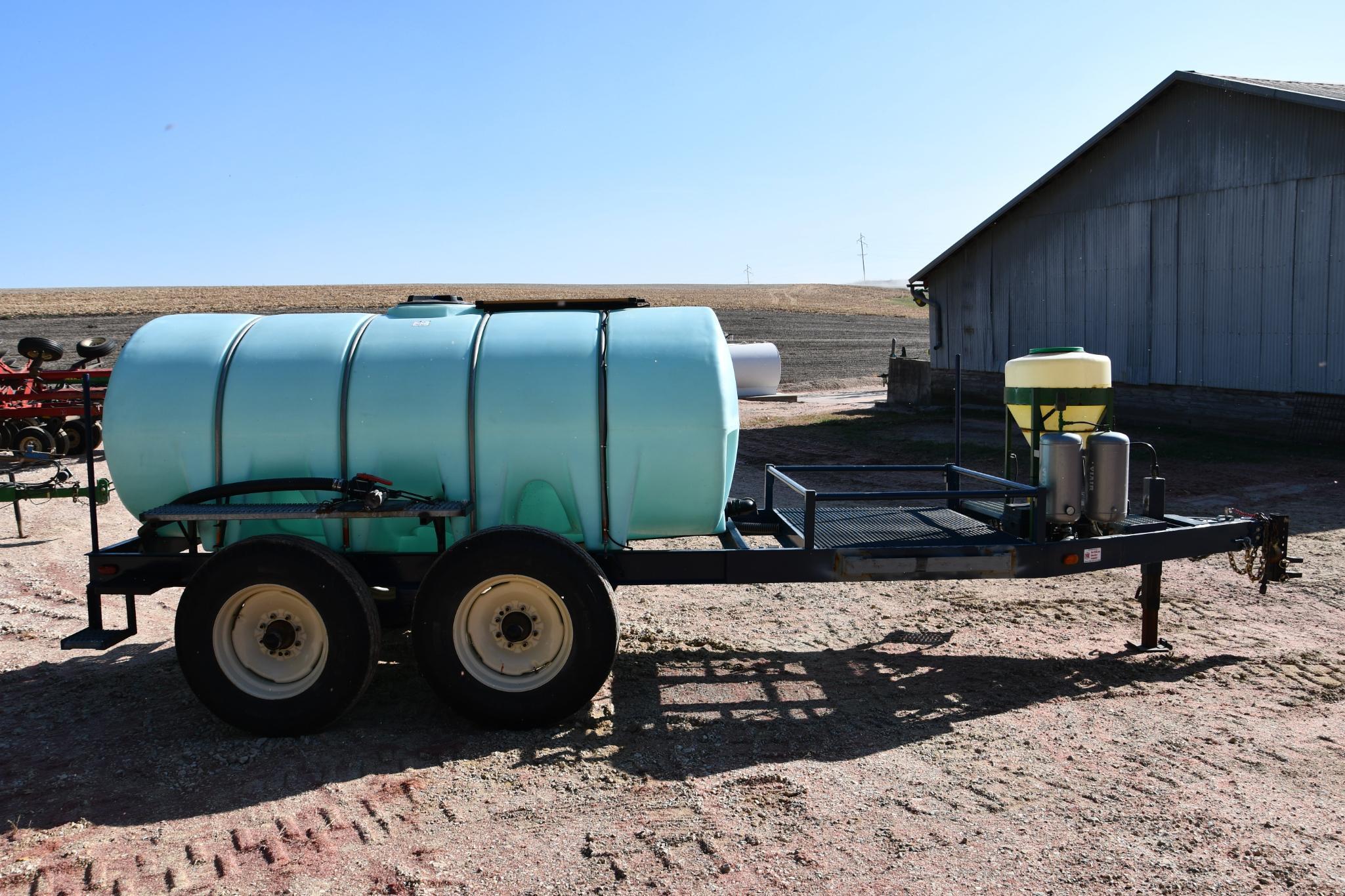 Schaben 1,600 gal. liquid tender trailer