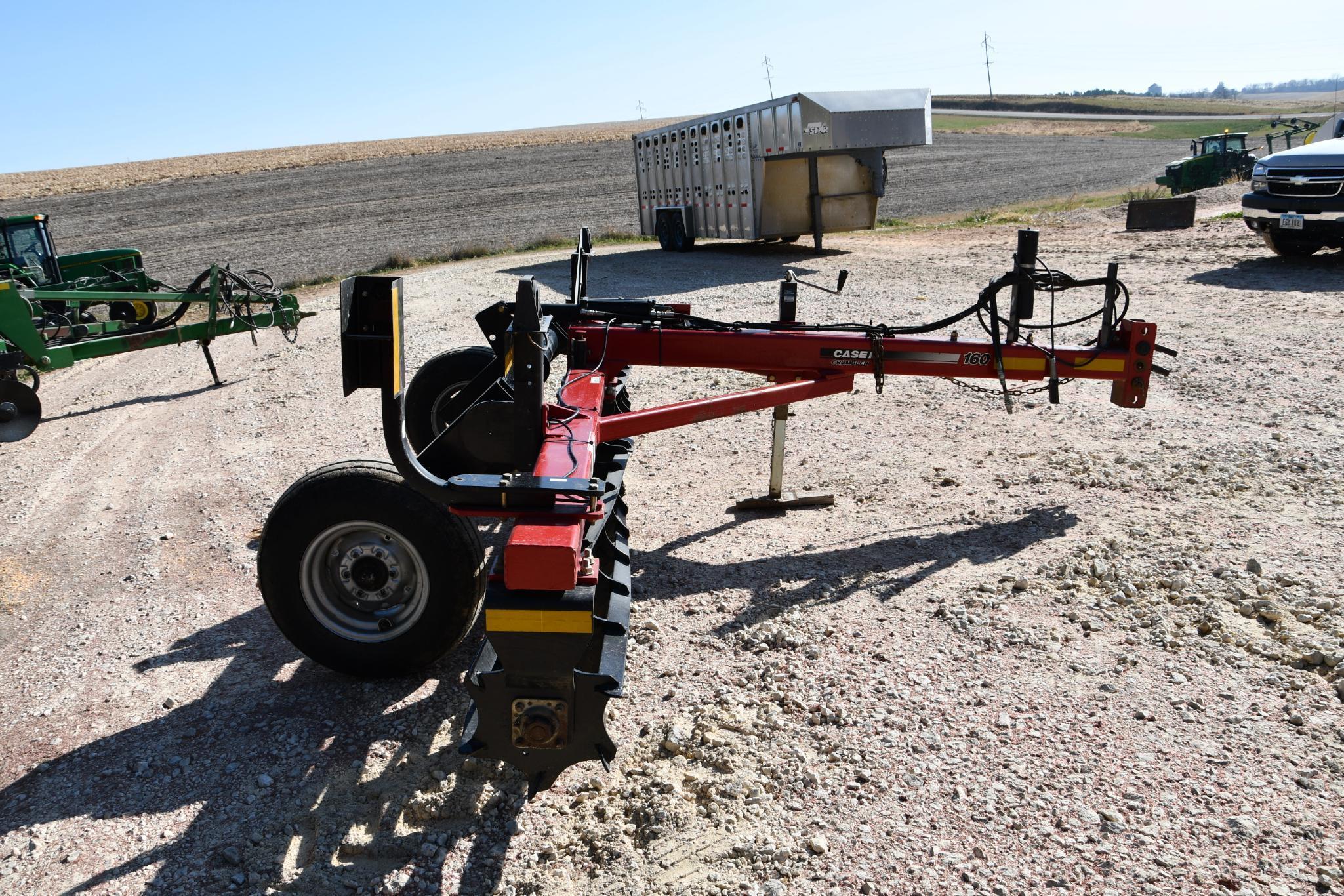 Case-IH 160 16' single roller crumbler