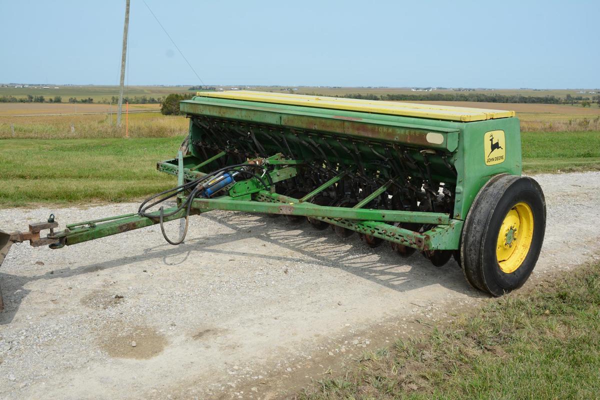 John Deere 8300 12' drill