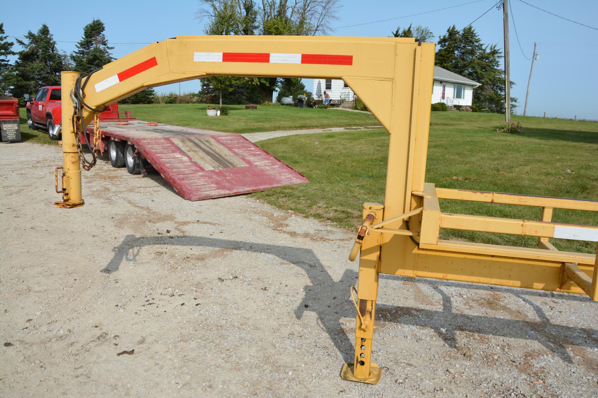 40' 8-bale inline bale trailer