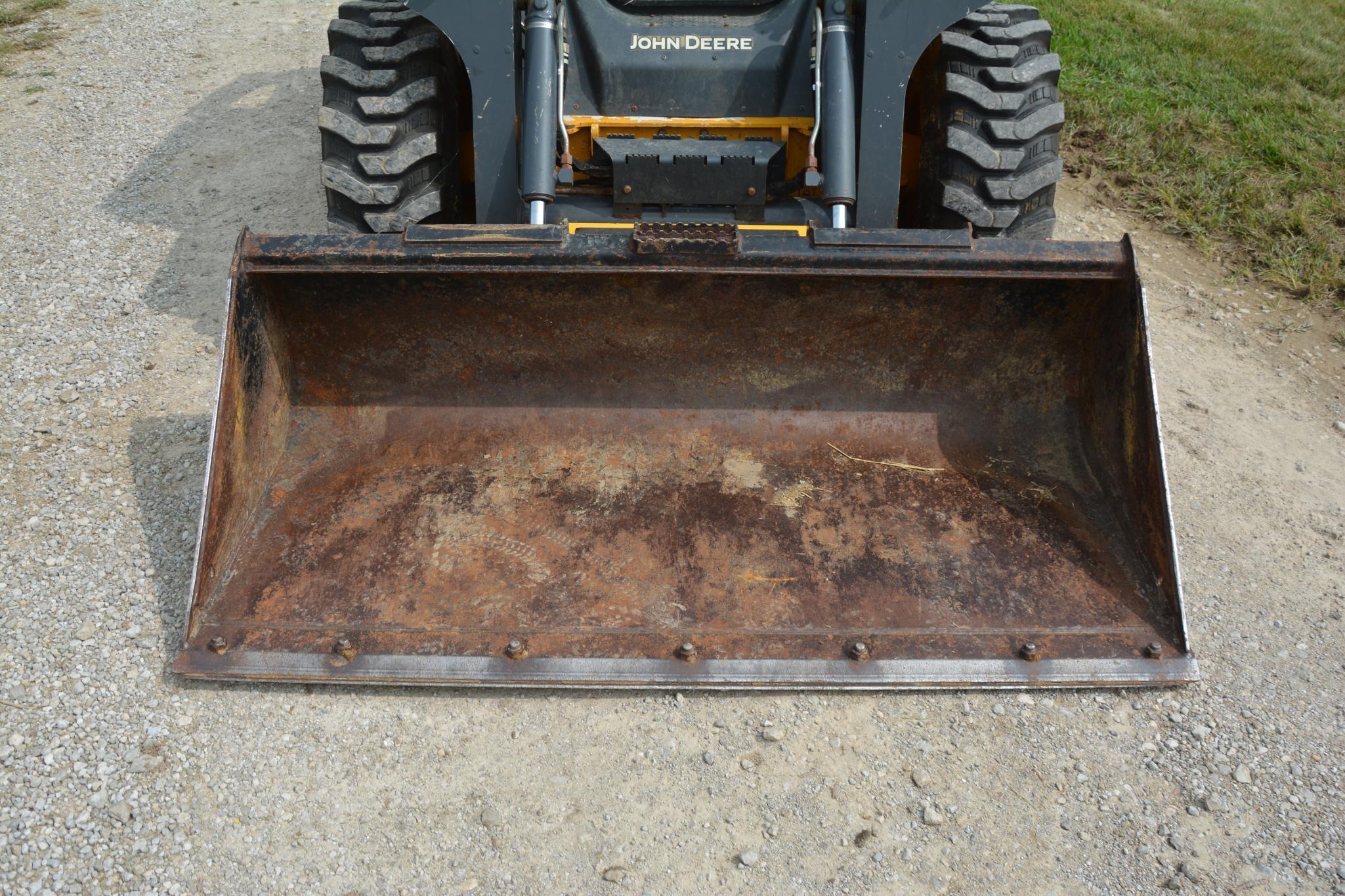 2011 John Deere 320D skid steer