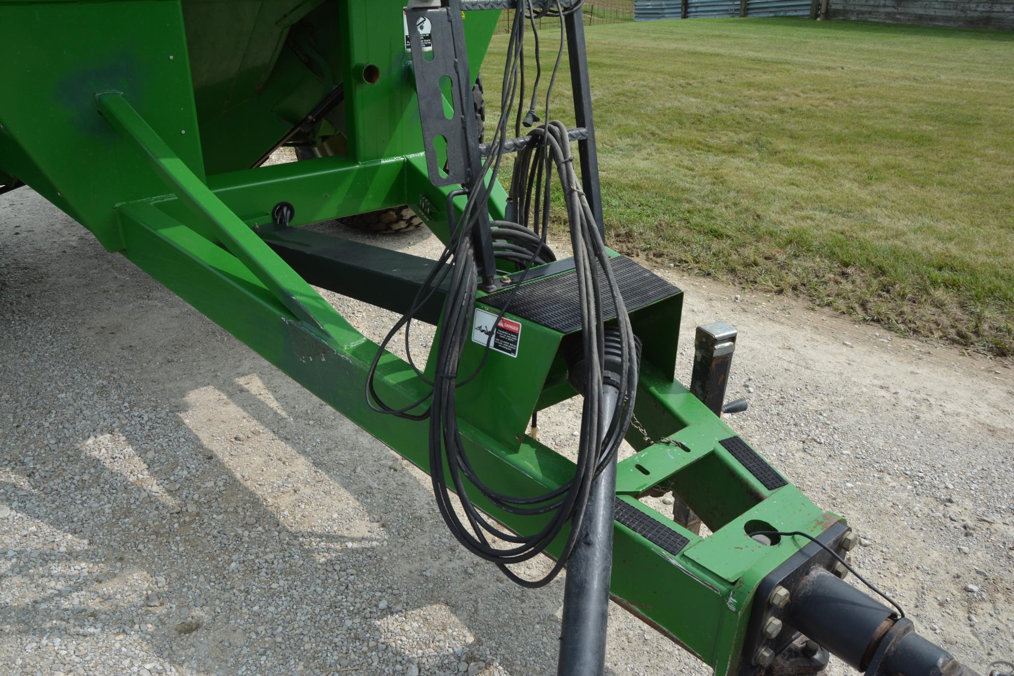 Brent 780 grain cart