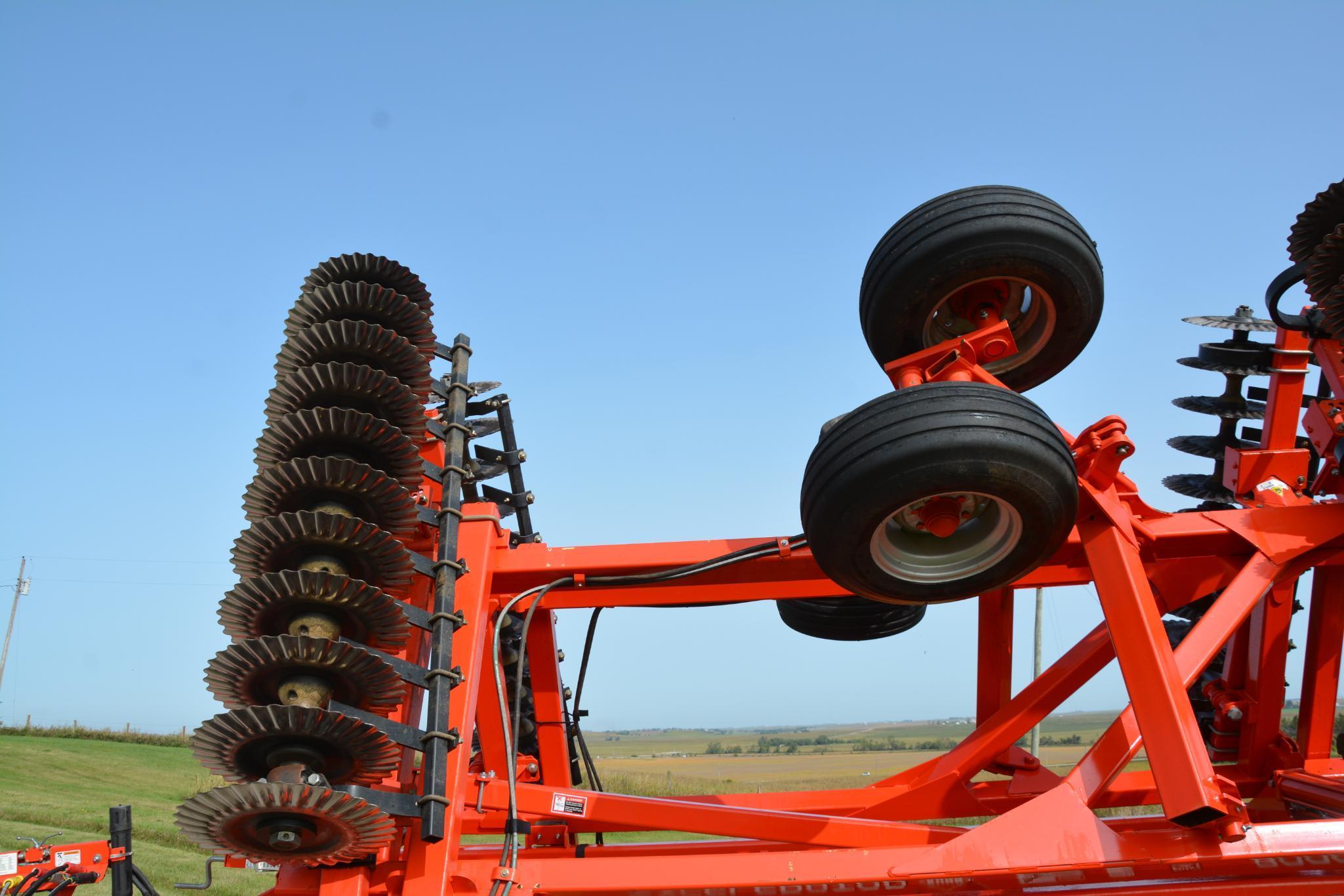 2015 Kuhn Krause 8000 Excelerator 25' vertical tillage tool