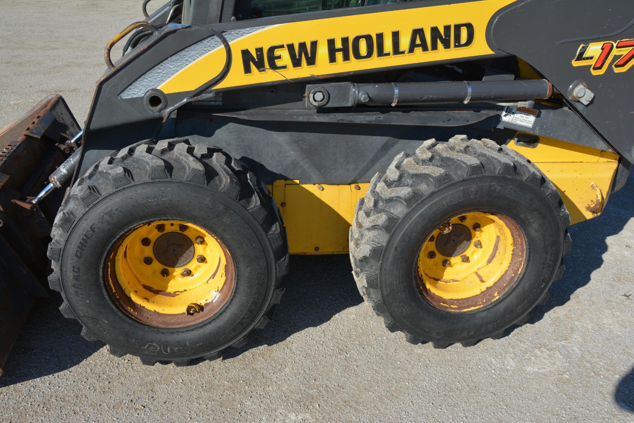 2008 New Holland L175 skid loader