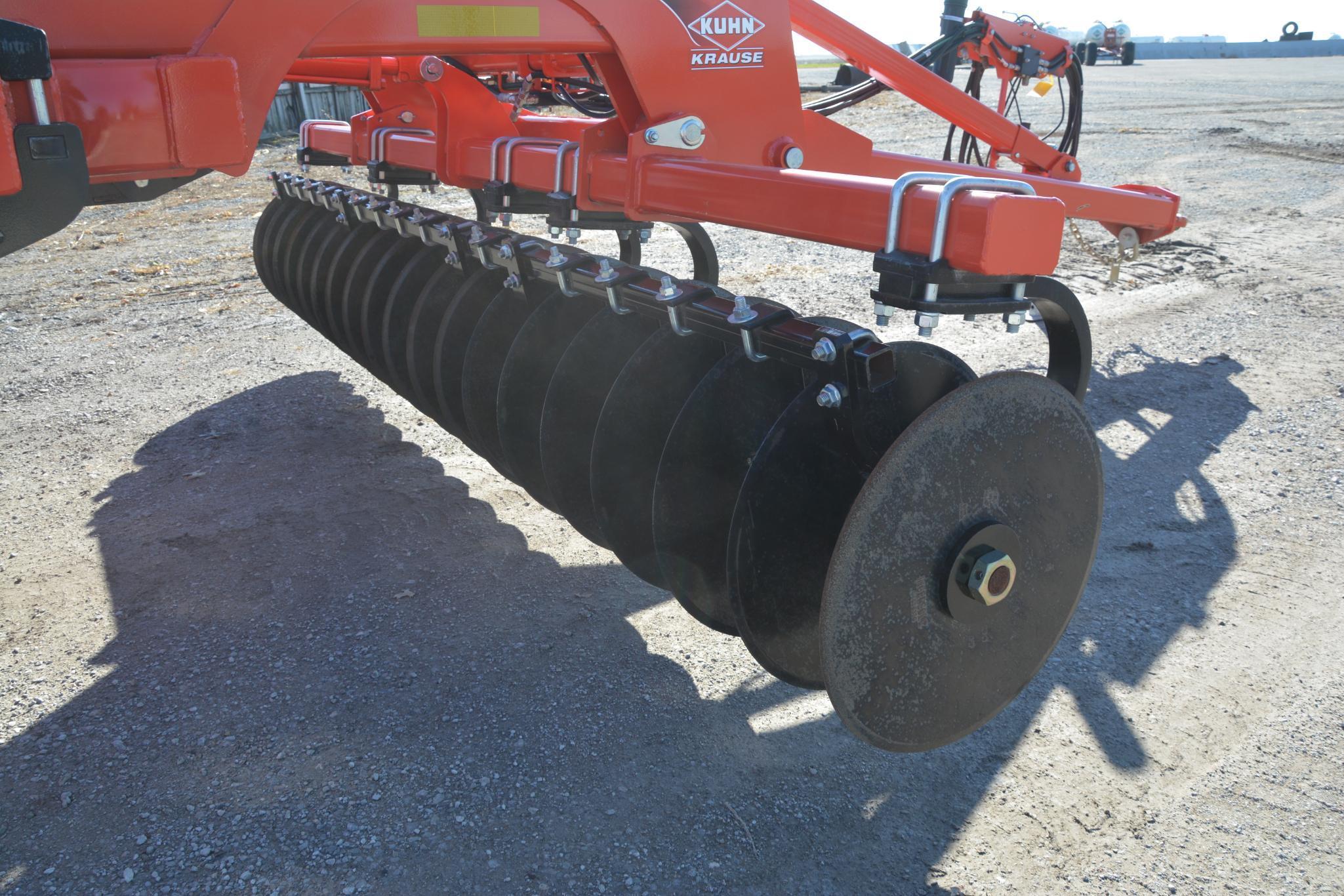 2017 Kuhn Krause 4810 Landsaver 9-shank disc chisel